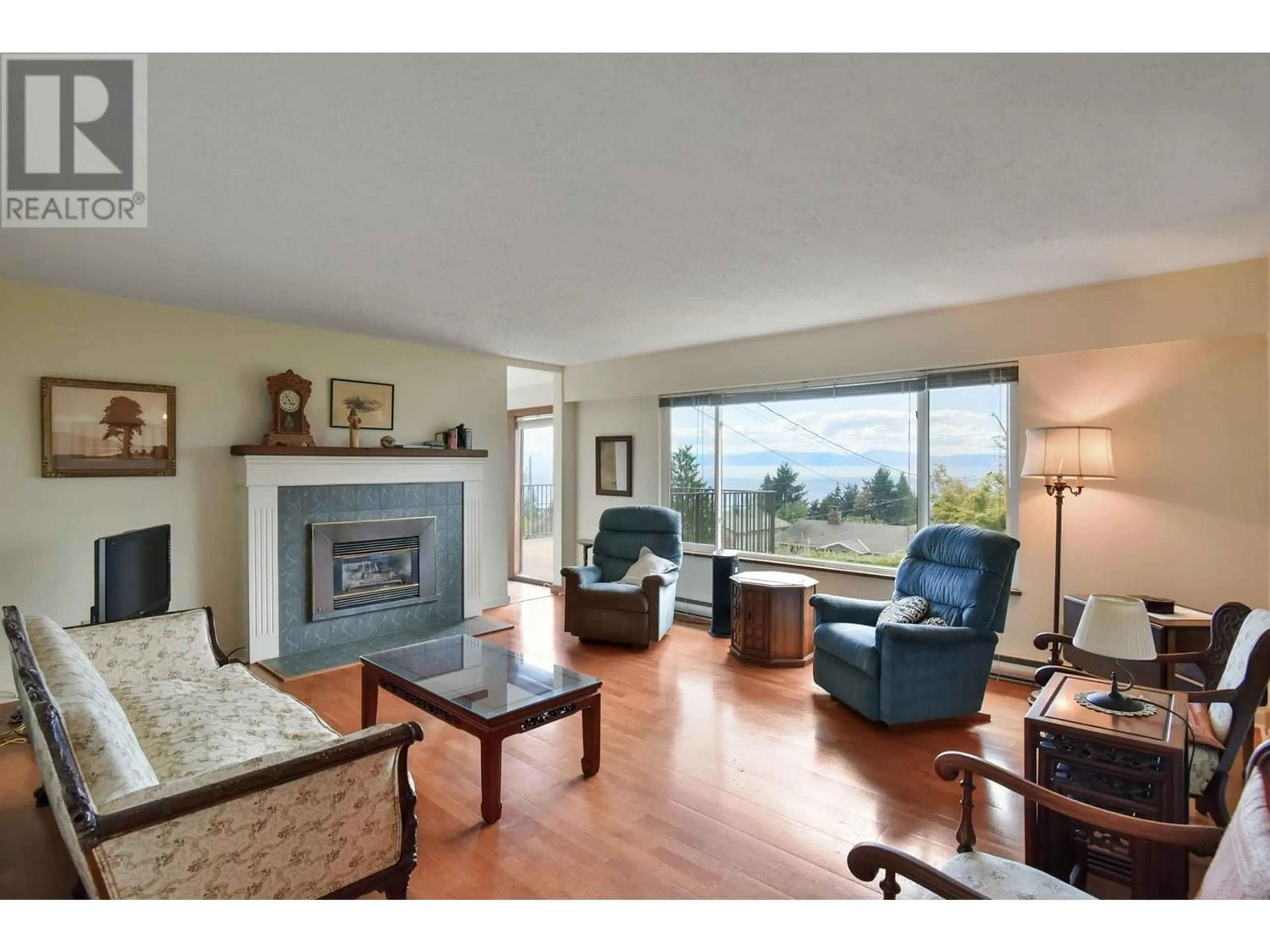 Living room for 4938 LAUREL AVENUE, Sechelt British Columbia V7Z0B7