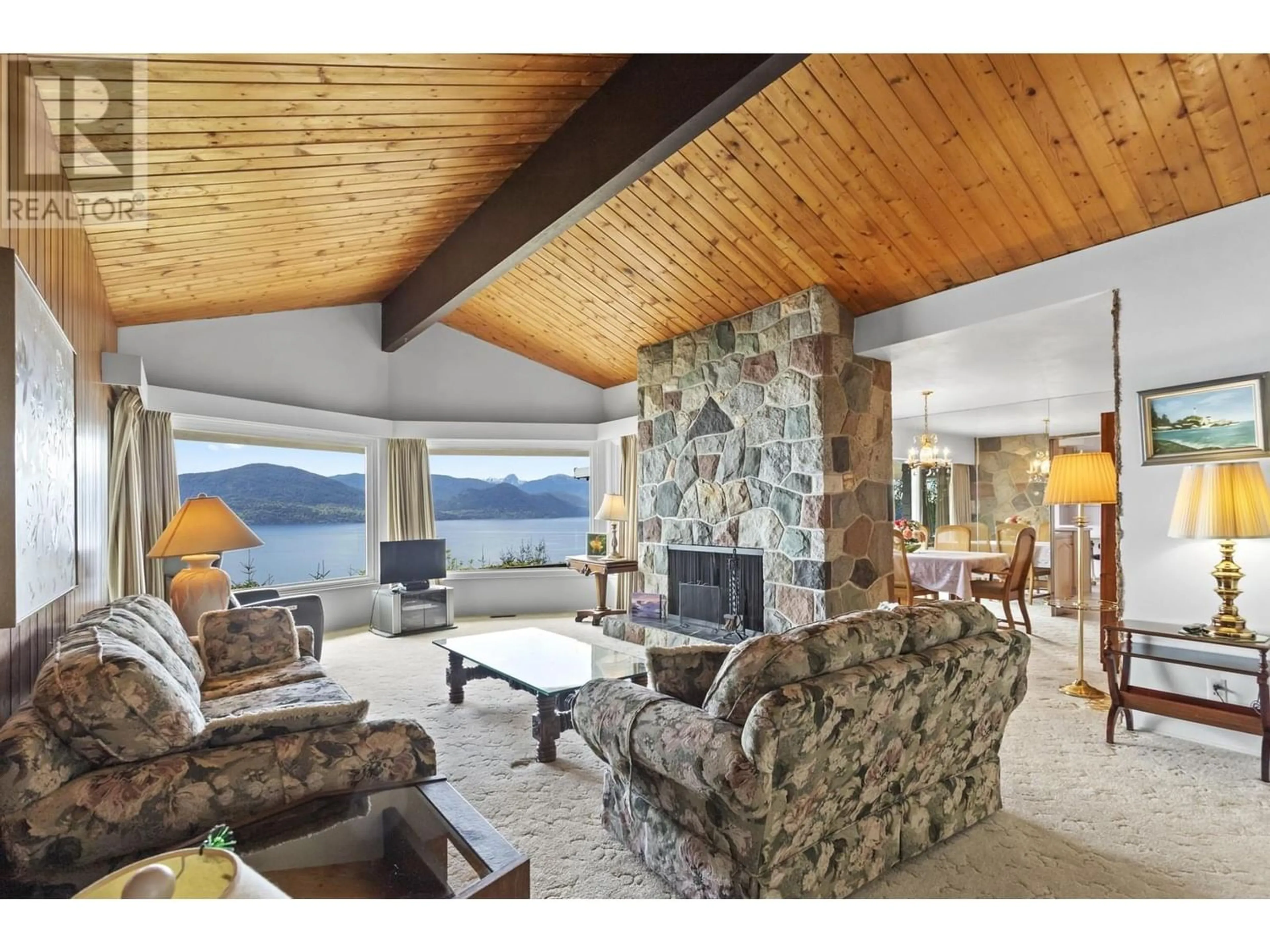 Living room for 130 PANORAMA ROAD, Lions Bay British Columbia V0N2E0