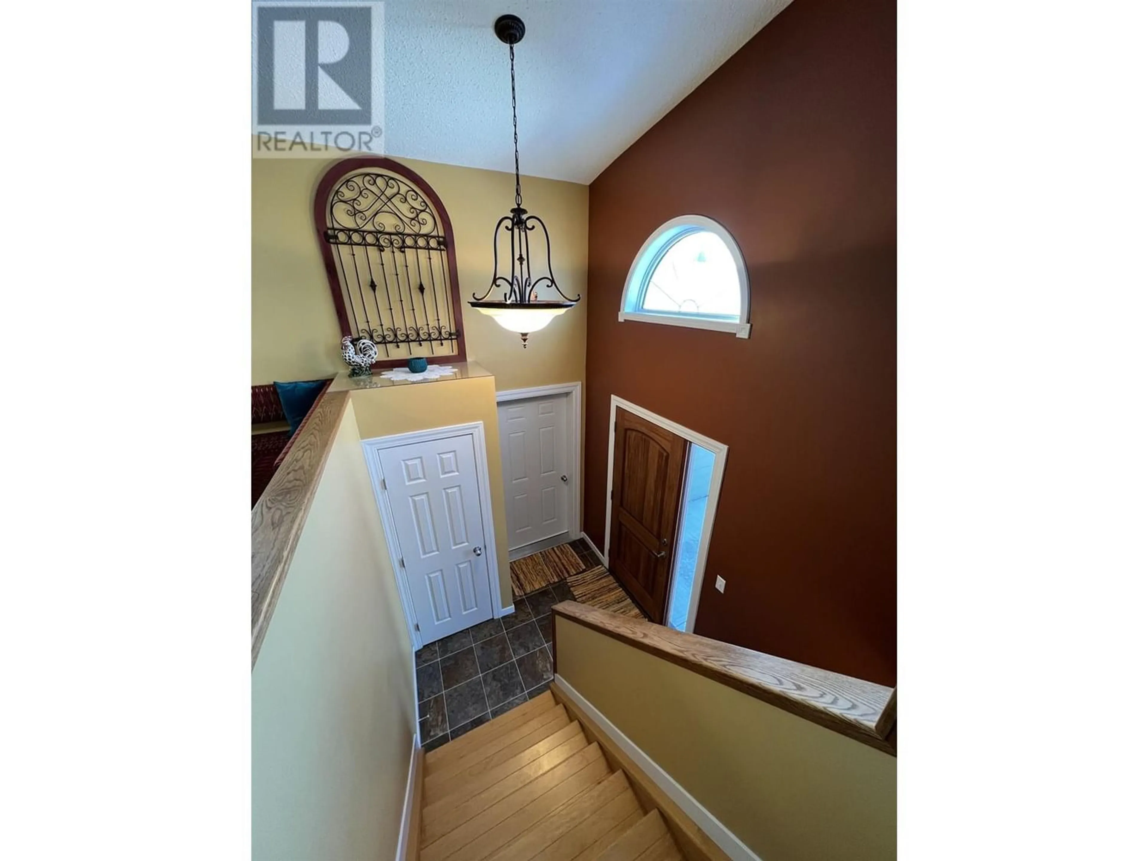 Indoor entryway for 5504 CHURCHILL AVENUE, Fort Nelson British Columbia V0C1R0