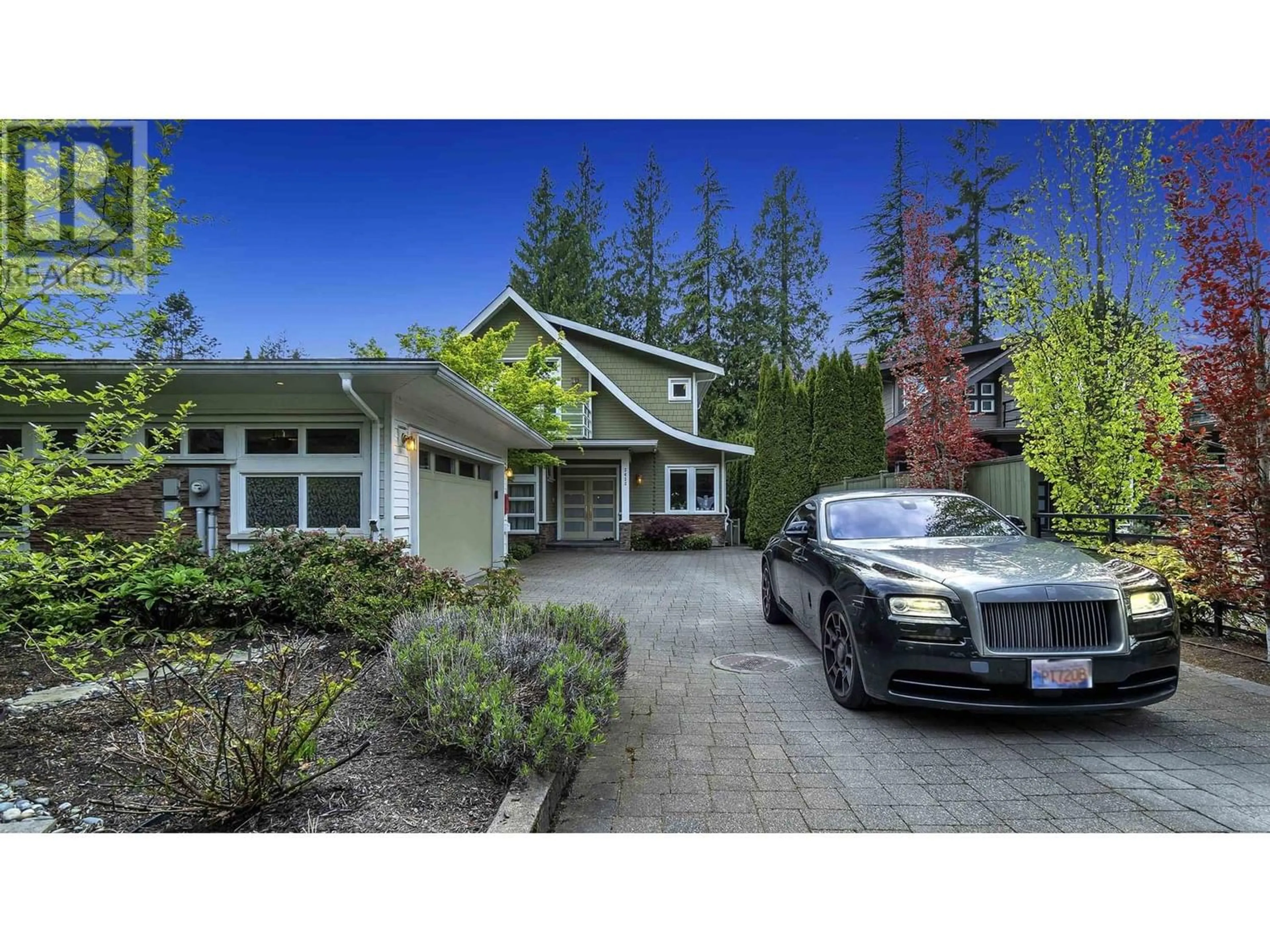 Frontside or backside of a home for 3433 NORCROSS WAY, North Vancouver British Columbia V7R4E5