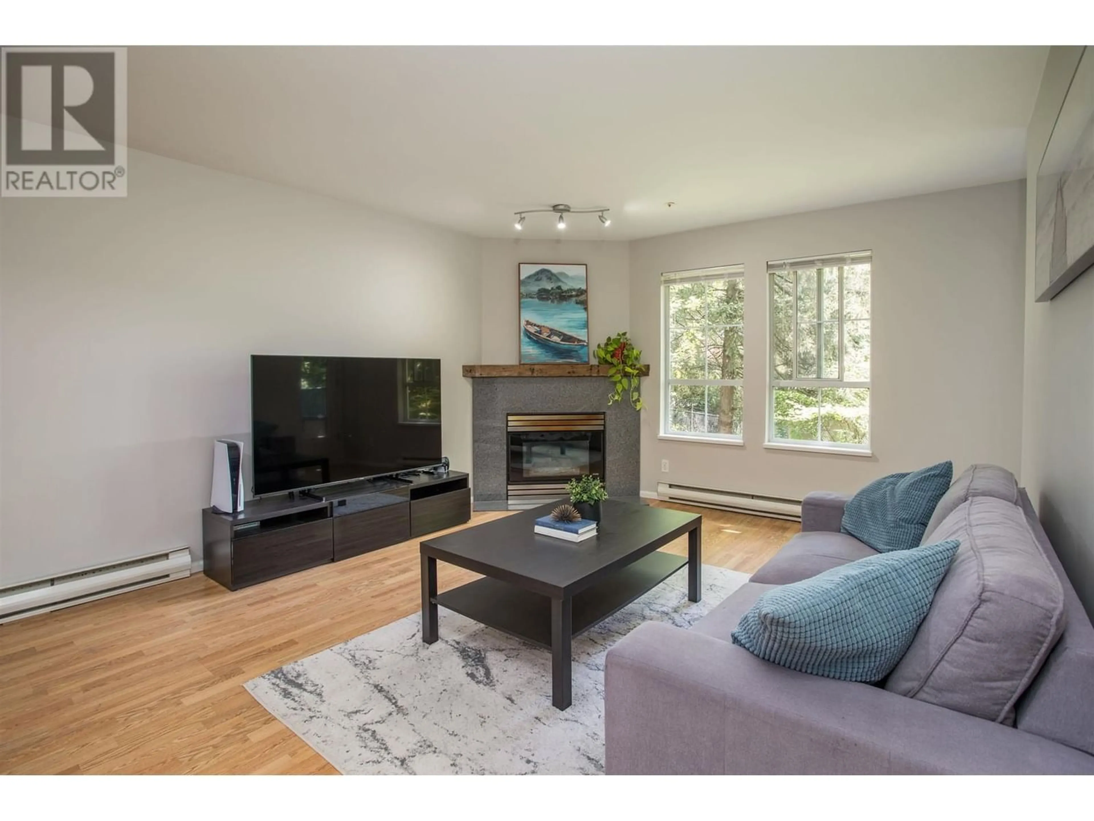 Living room for 213 295 SCHOOLHOUSE STREET, Coquitlam British Columbia V3K6X5
