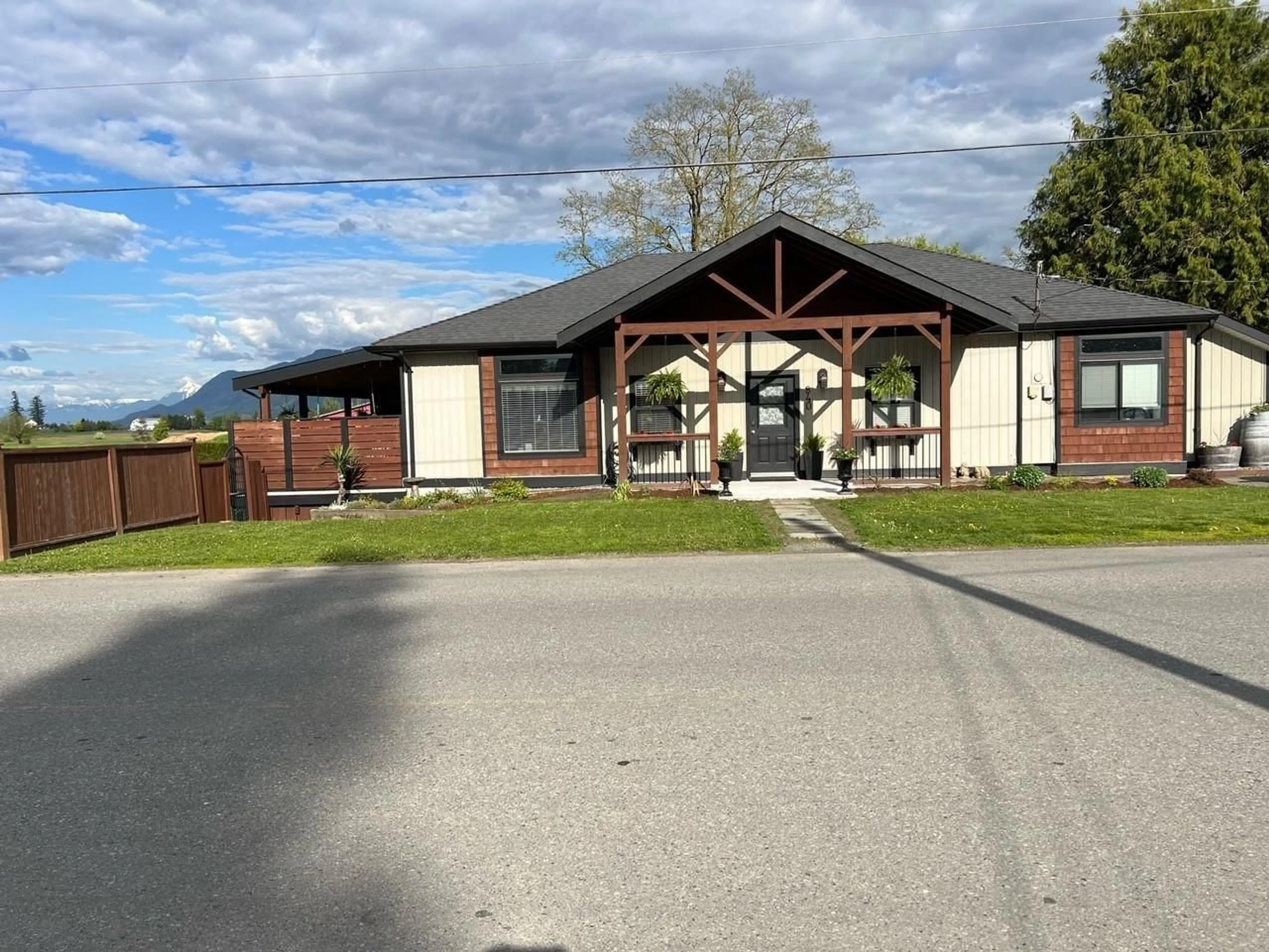 Outside view for 840 LAMSON ROAD, Abbotsford British Columbia V3G1W2