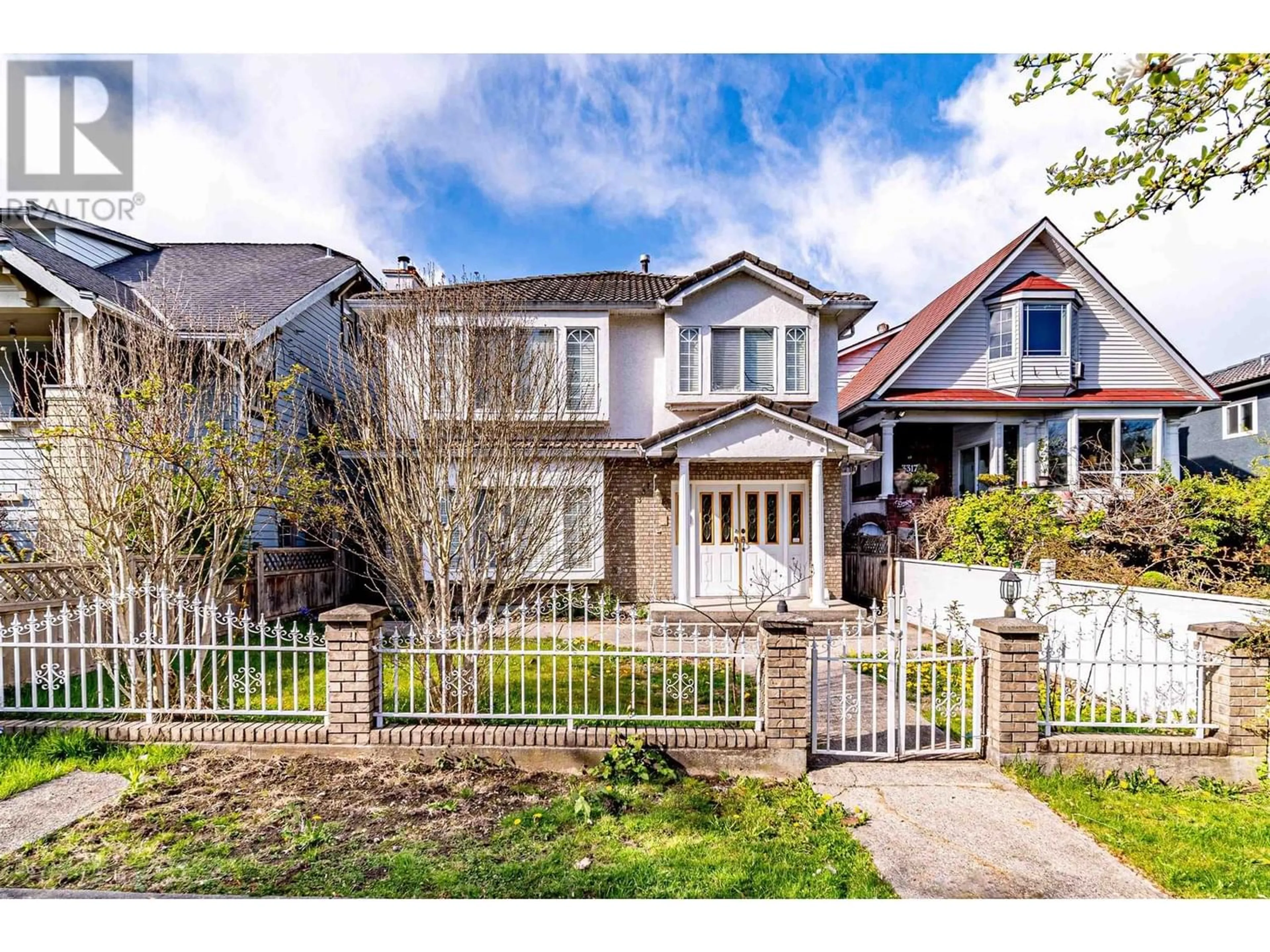 Frontside or backside of a home for 3315 CHARLES STREET, Vancouver British Columbia V5K3C3