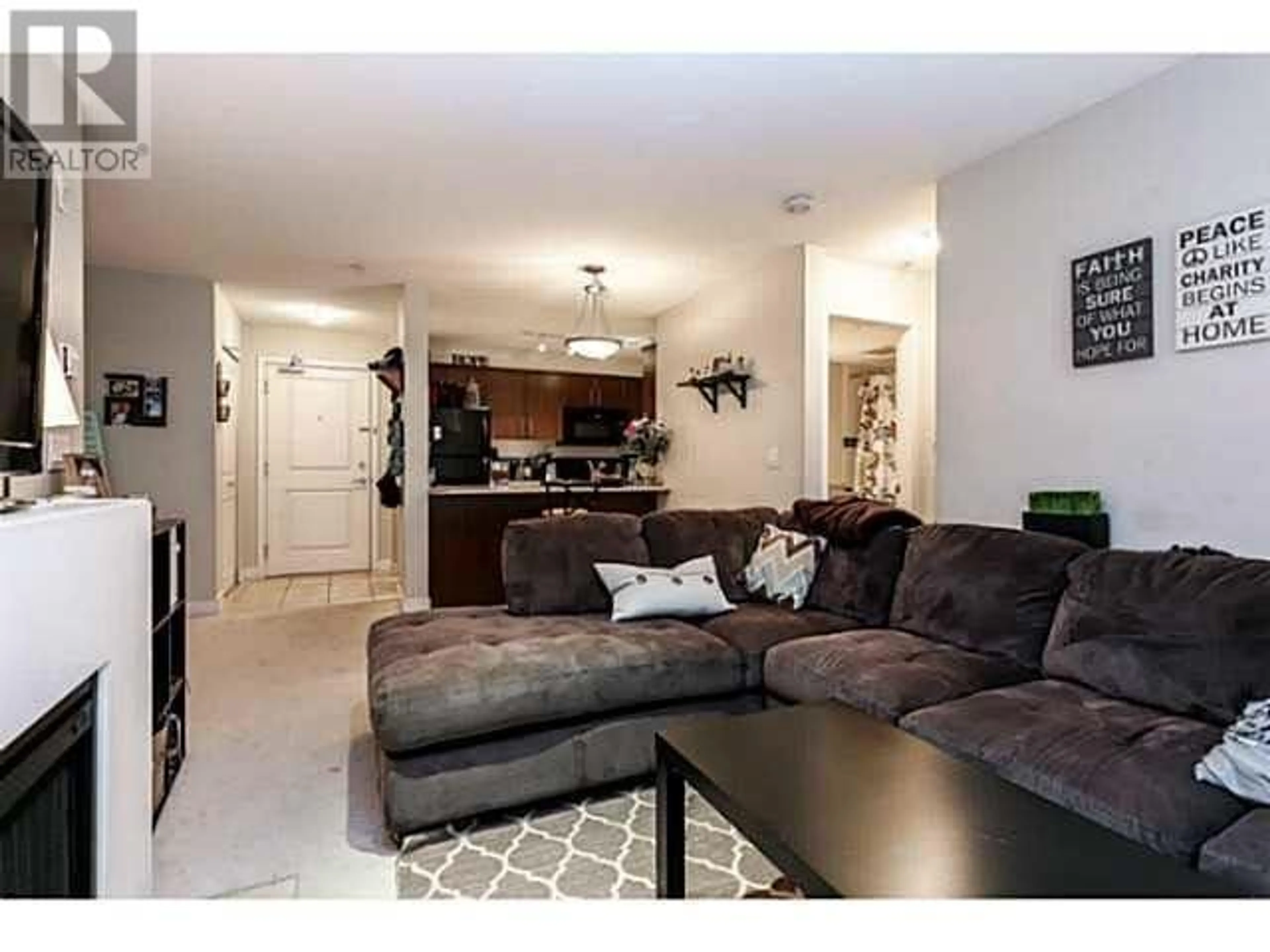 Living room for 220 12238 224 STREET, Maple Ridge British Columbia V2X8W5