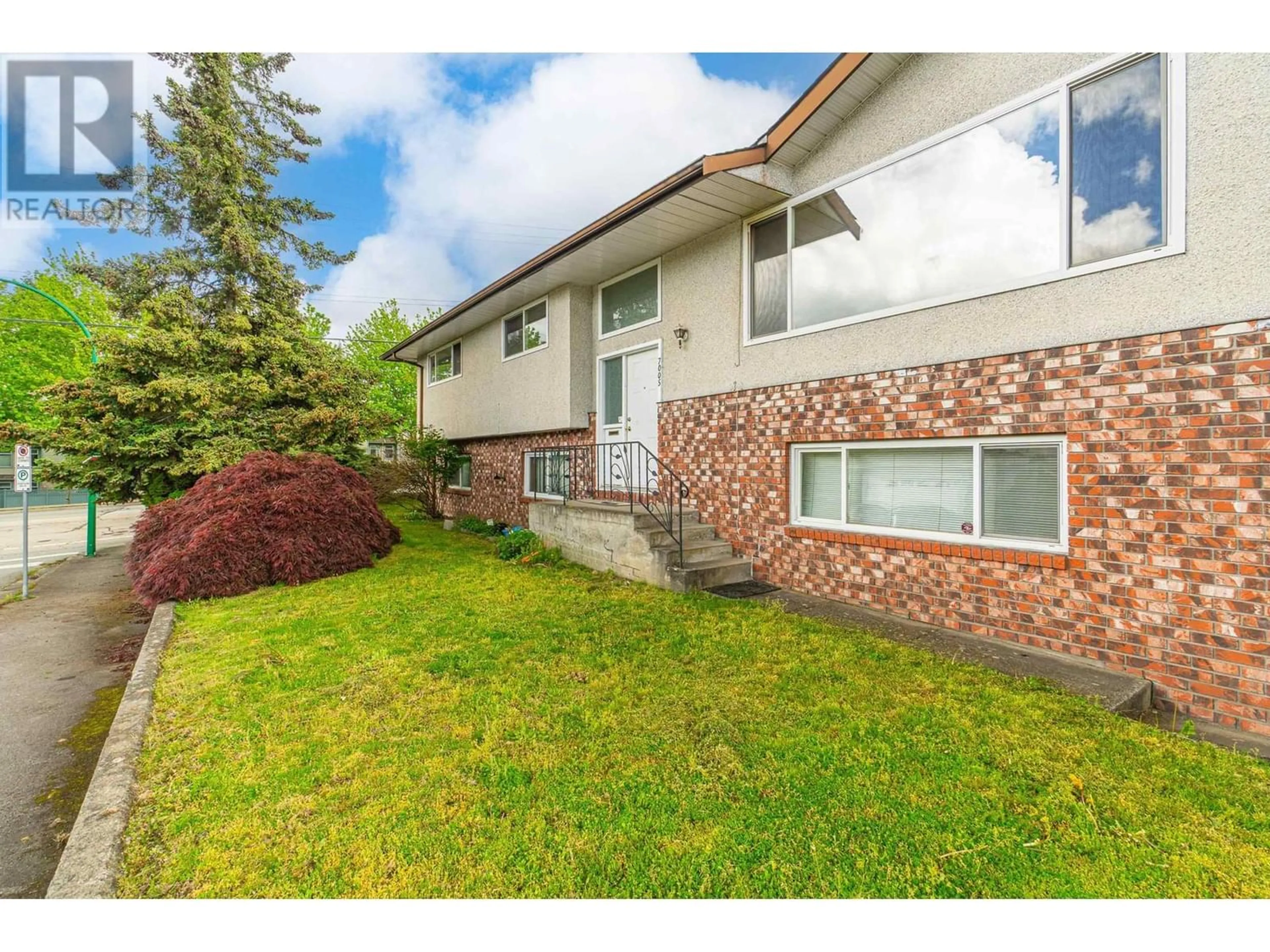 Frontside or backside of a home for 7005 MAUREEN CRESCENT, Burnaby British Columbia V5A1H2