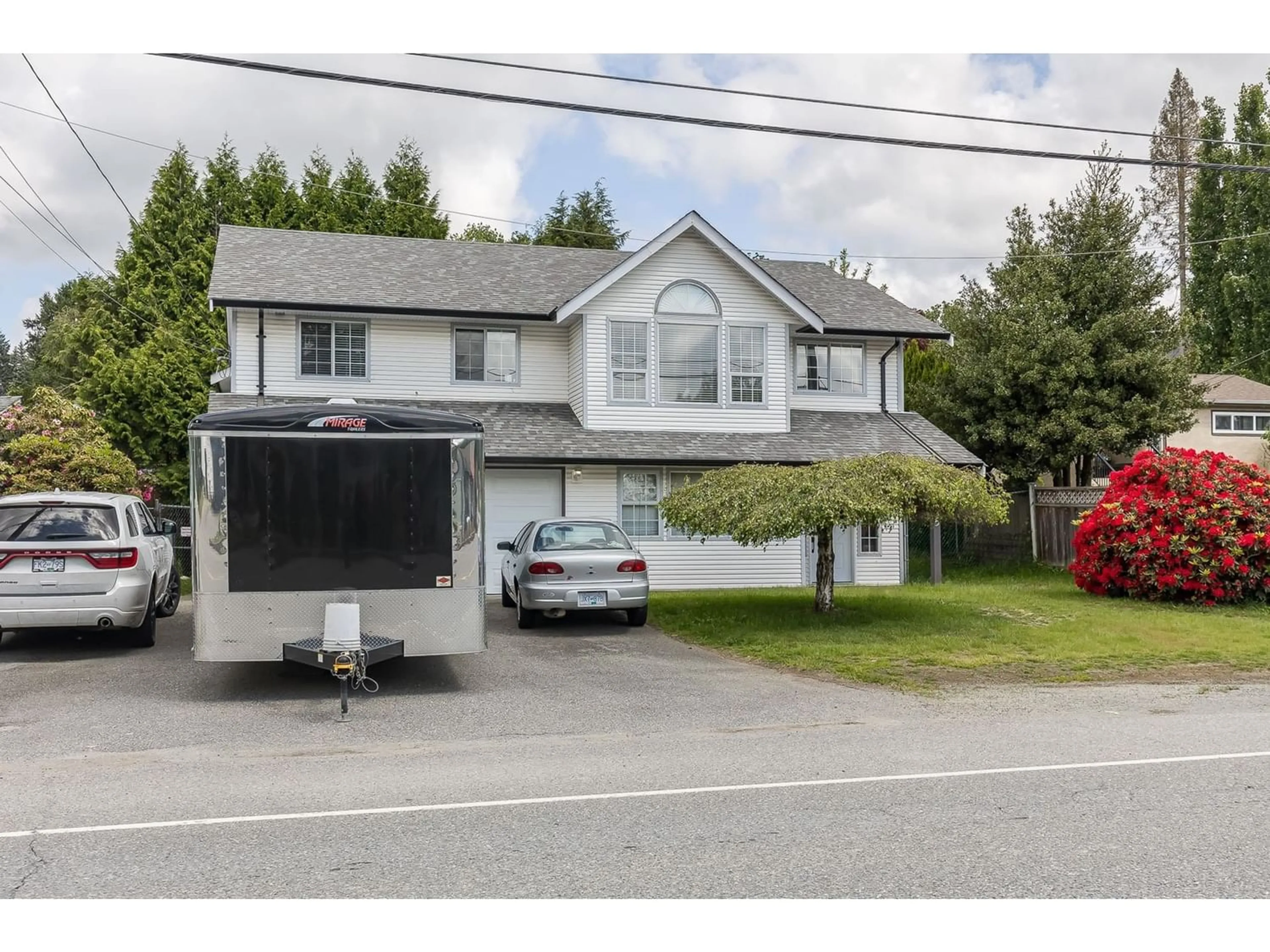 Frontside or backside of a home, the street view for 32995 14 AVENUE, Mission British Columbia V2V2P3