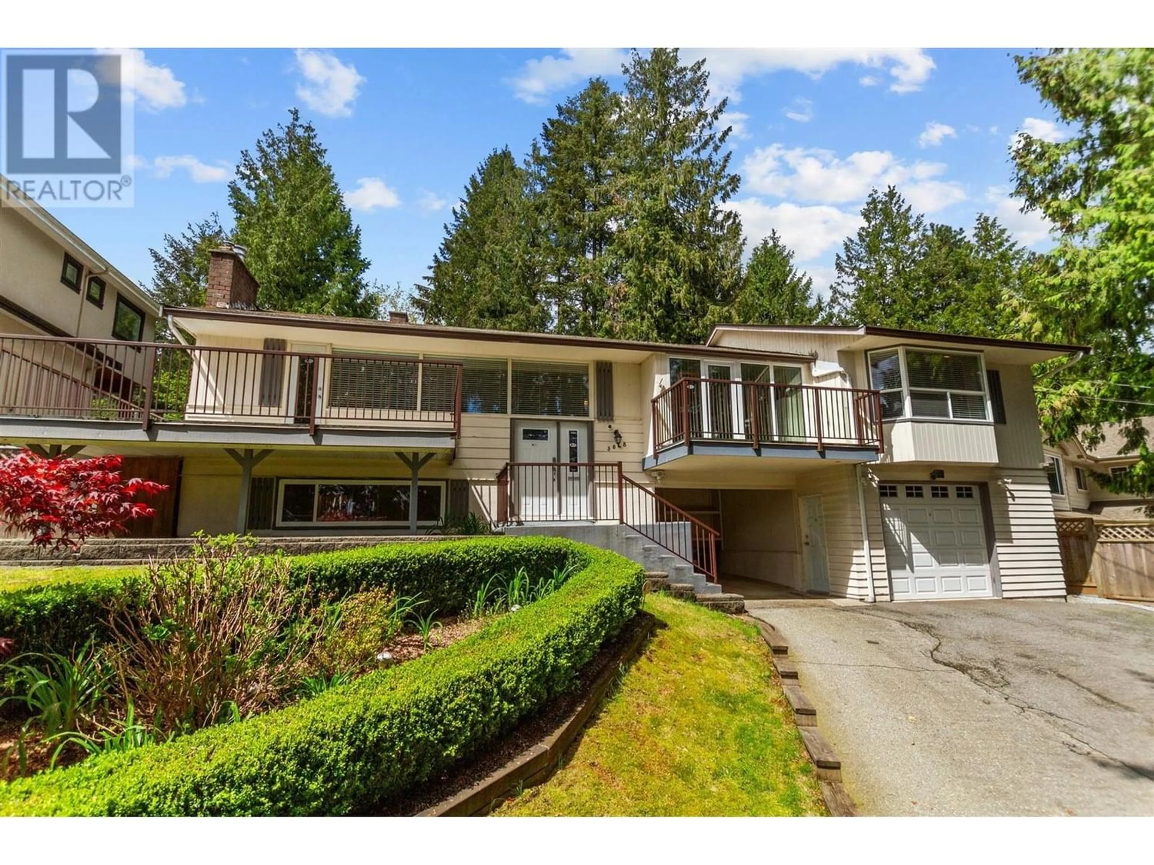 Frontside or backside of a home for 3048 SPURAWAY AVENUE, Coquitlam British Columbia V3C2E5