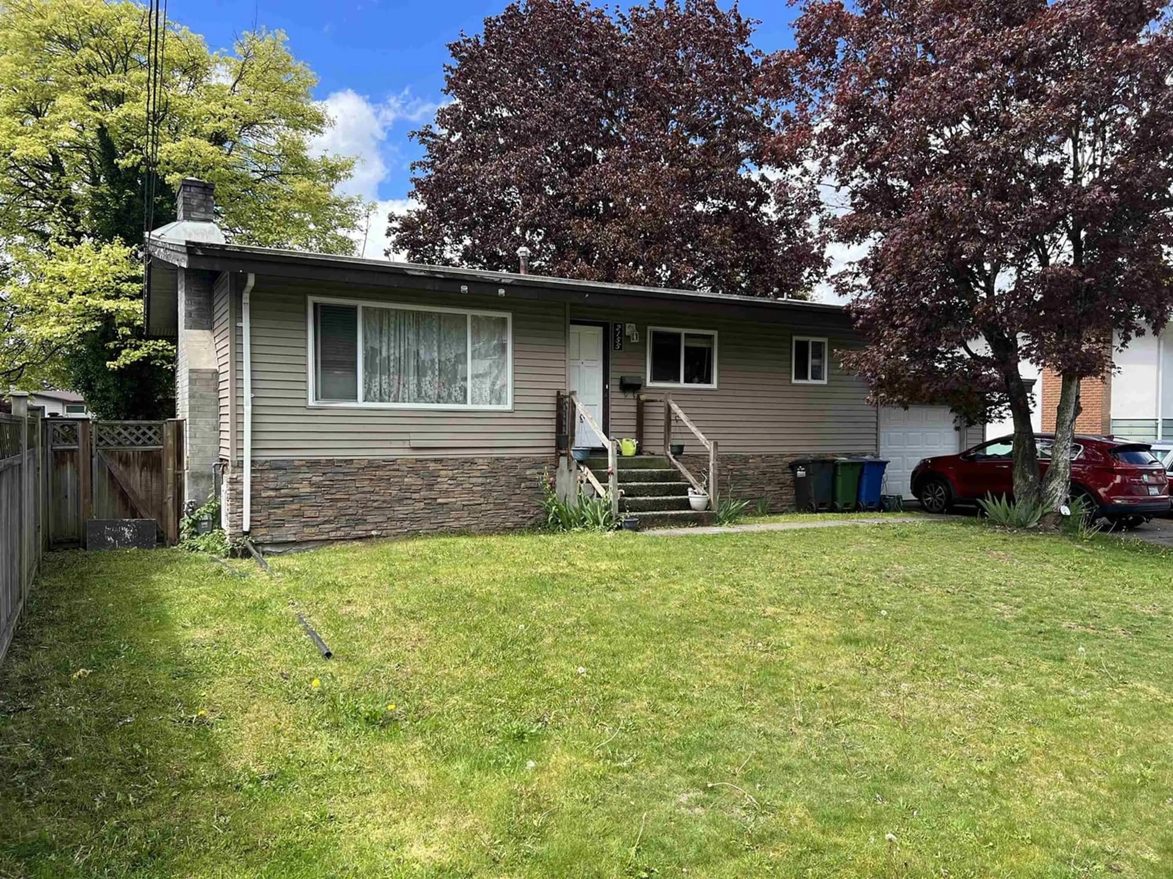 Frontside or backside of a home for 2155 BEAVER STREET, Abbotsford British Columbia V2T3C7