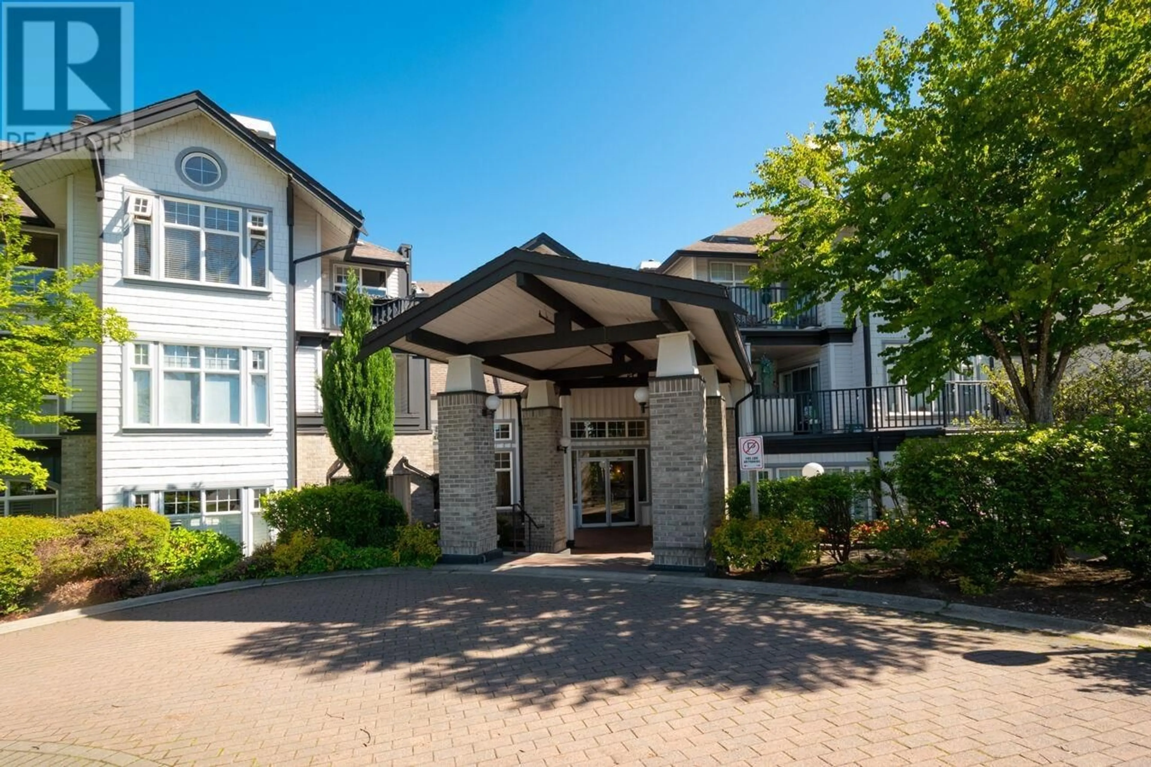 Living room for 408 83 STAR CRESCENT, New Westminster British Columbia V3M6X8