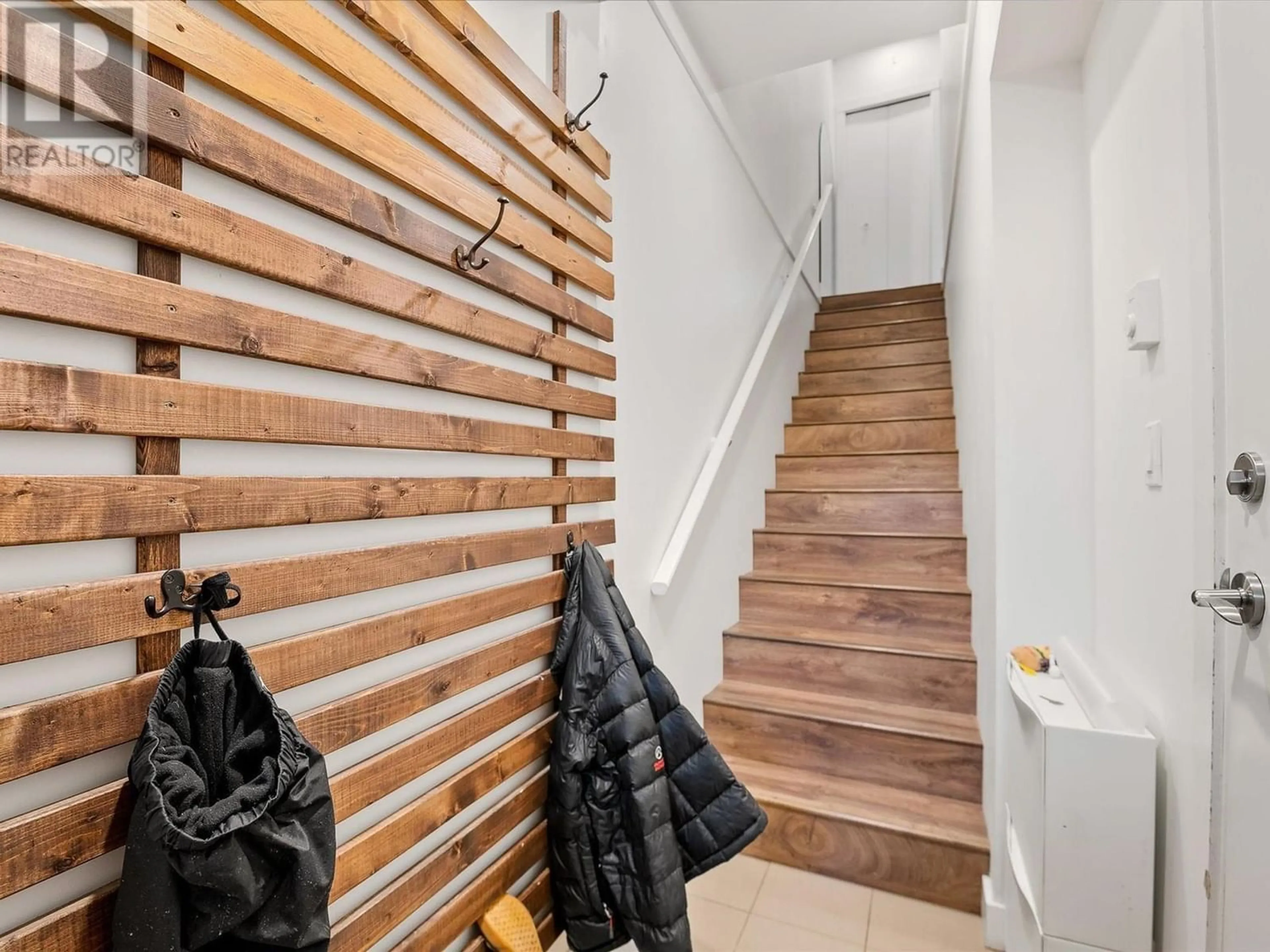 Indoor entryway for 24 40653 TANTALUS ROAD, Squamish British Columbia V0N1T0