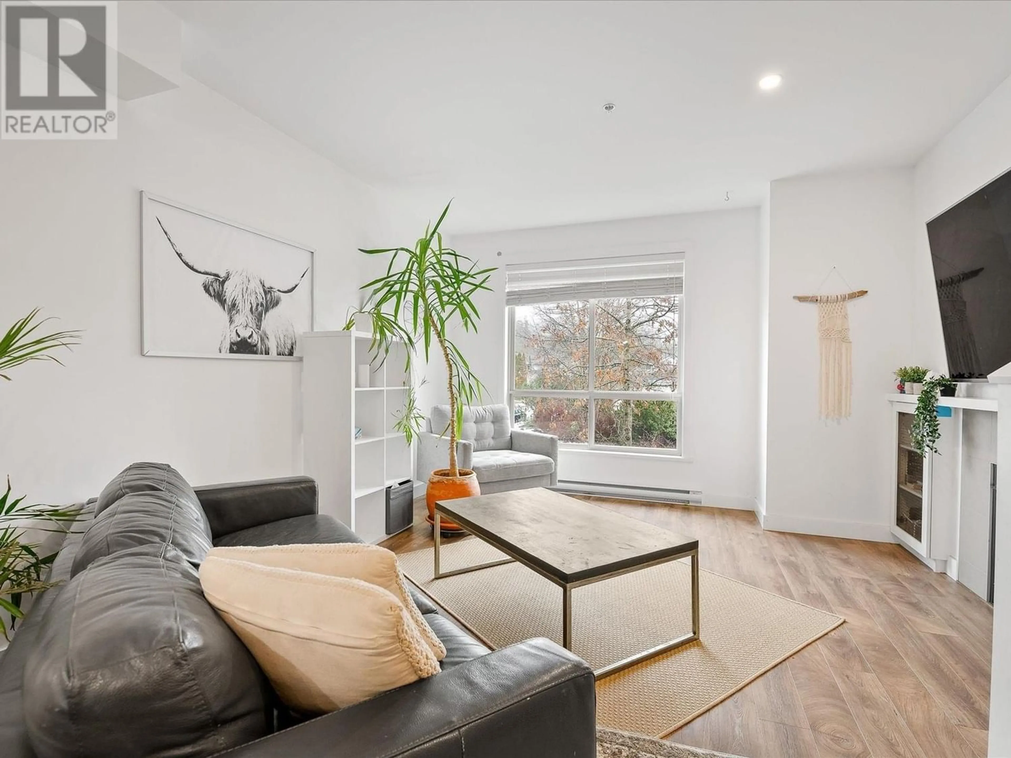 Living room for 24 40653 TANTALUS ROAD, Squamish British Columbia V0N1T0