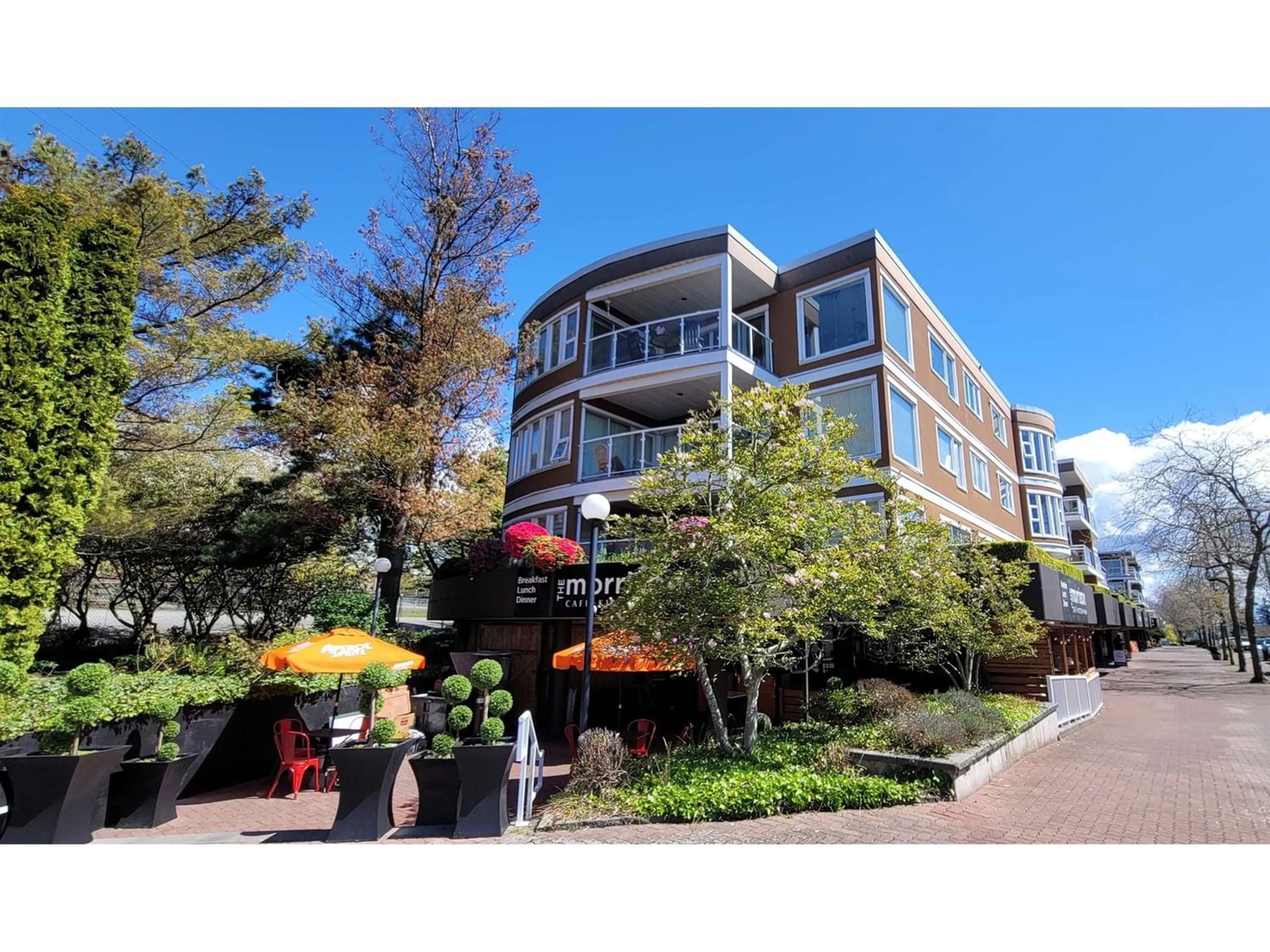 A pic from exterior of the house or condo for 303 15213 PACIFIC AVENUE, White Rock British Columbia V4B1P8