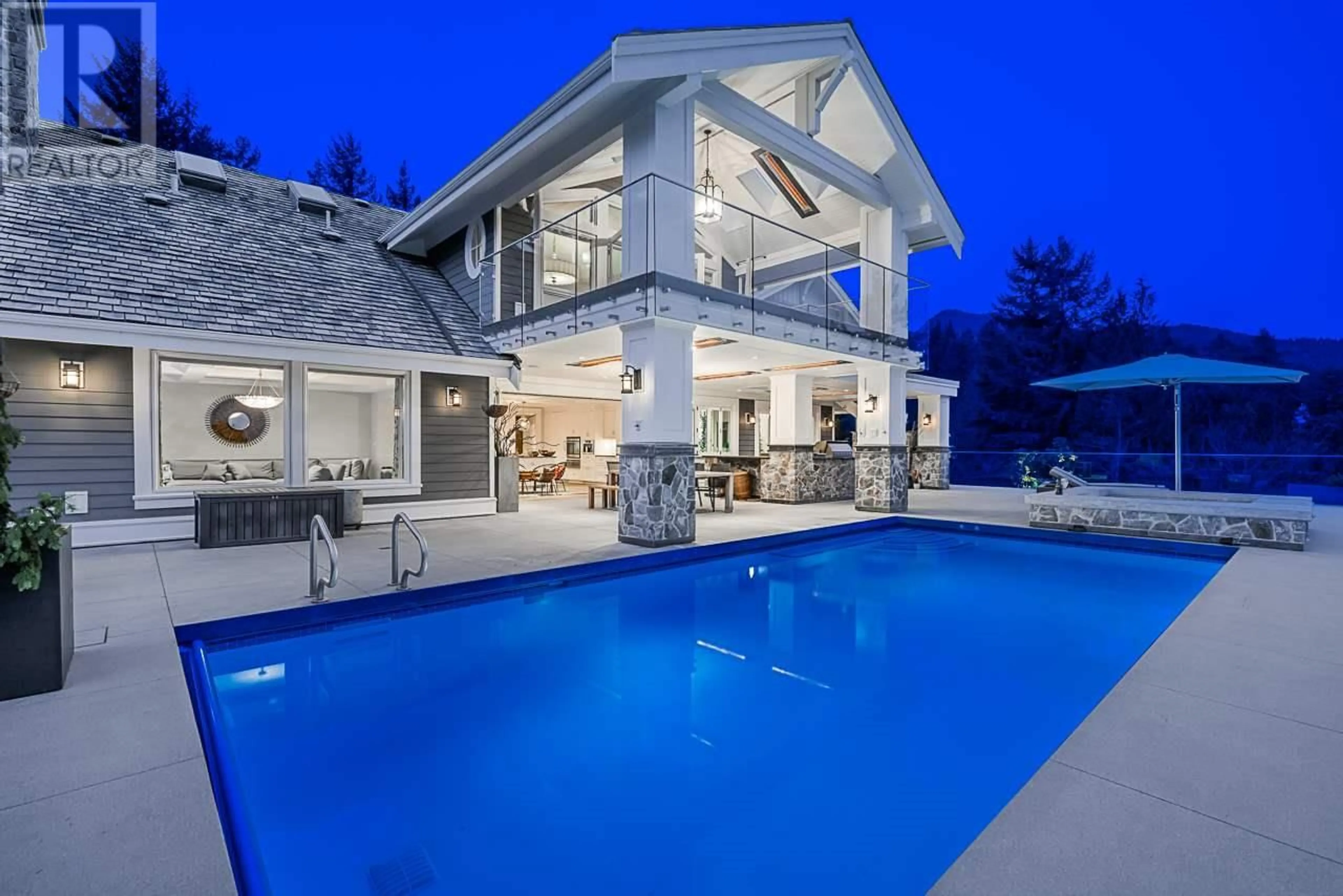 Indoor or outdoor pool for 4667 WOODRIDGE PLACE, West Vancouver British Columbia V7S2X1