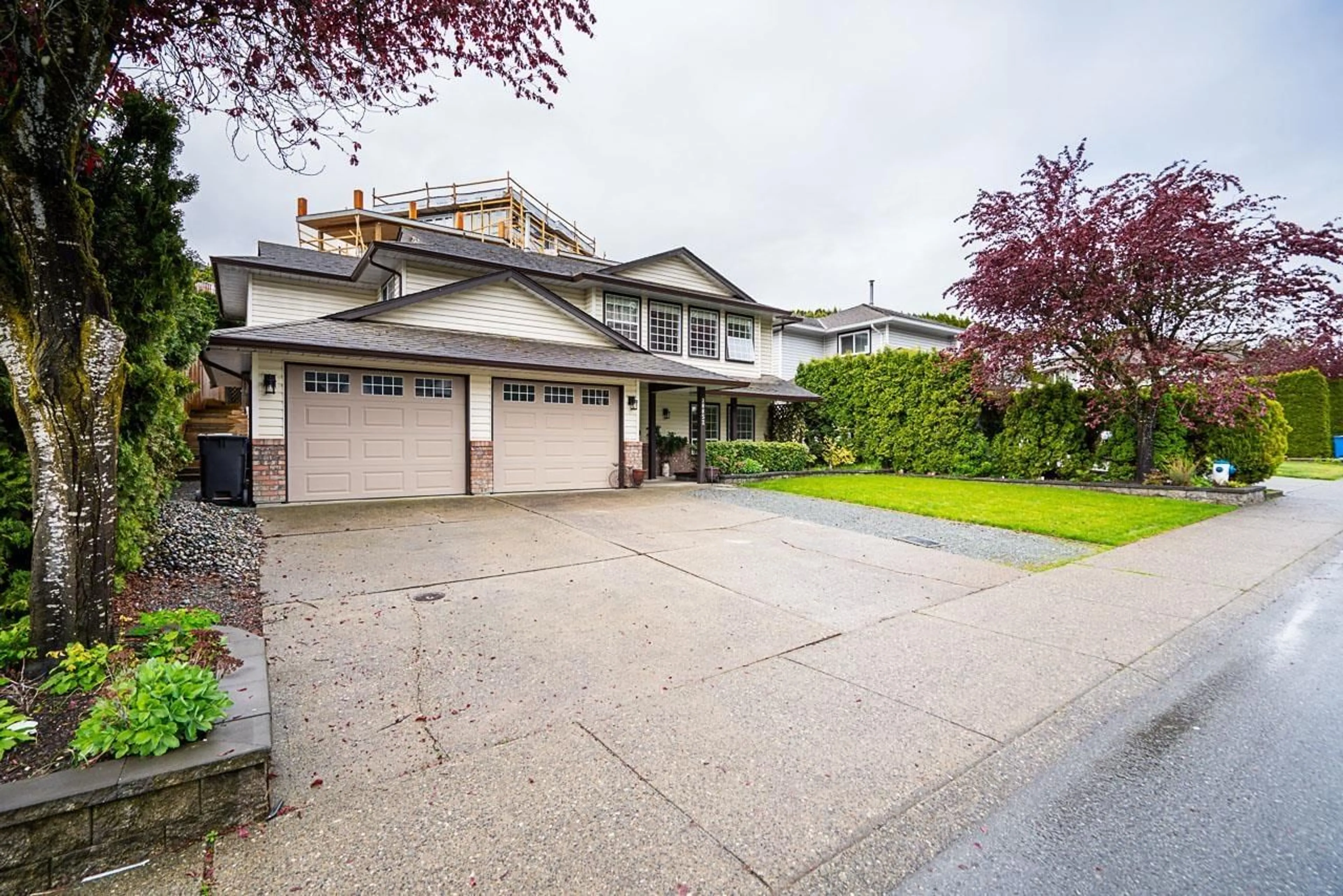 Frontside or backside of a home for 30852 E OSPREY DRIVE, Abbotsford British Columbia V2T5P8