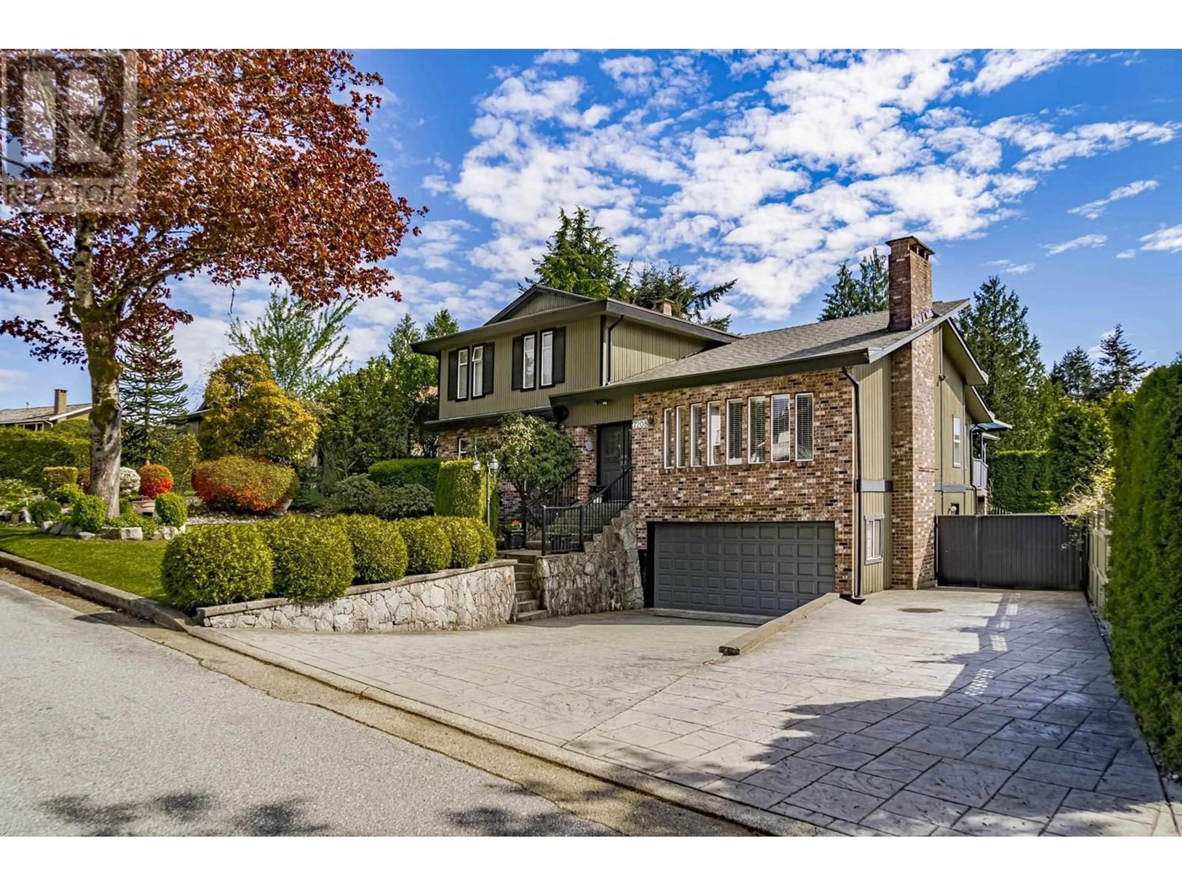Frontside or backside of a home for 7208 HEWITT STREET, Burnaby British Columbia V5A3M2