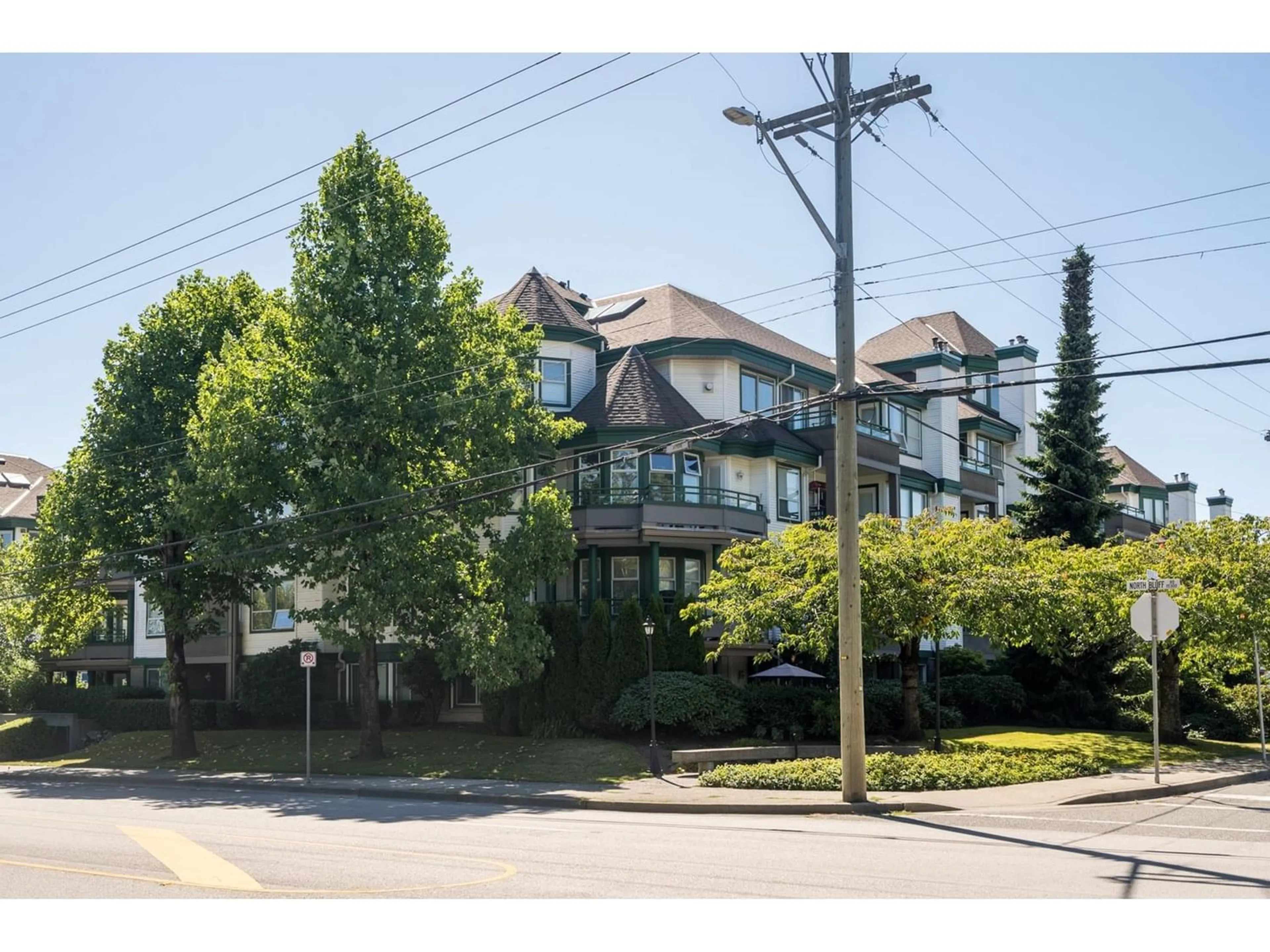 A pic from exterior of the house or condo for 104 1576 MERKLIN STREET, White Rock British Columbia V4B5K2