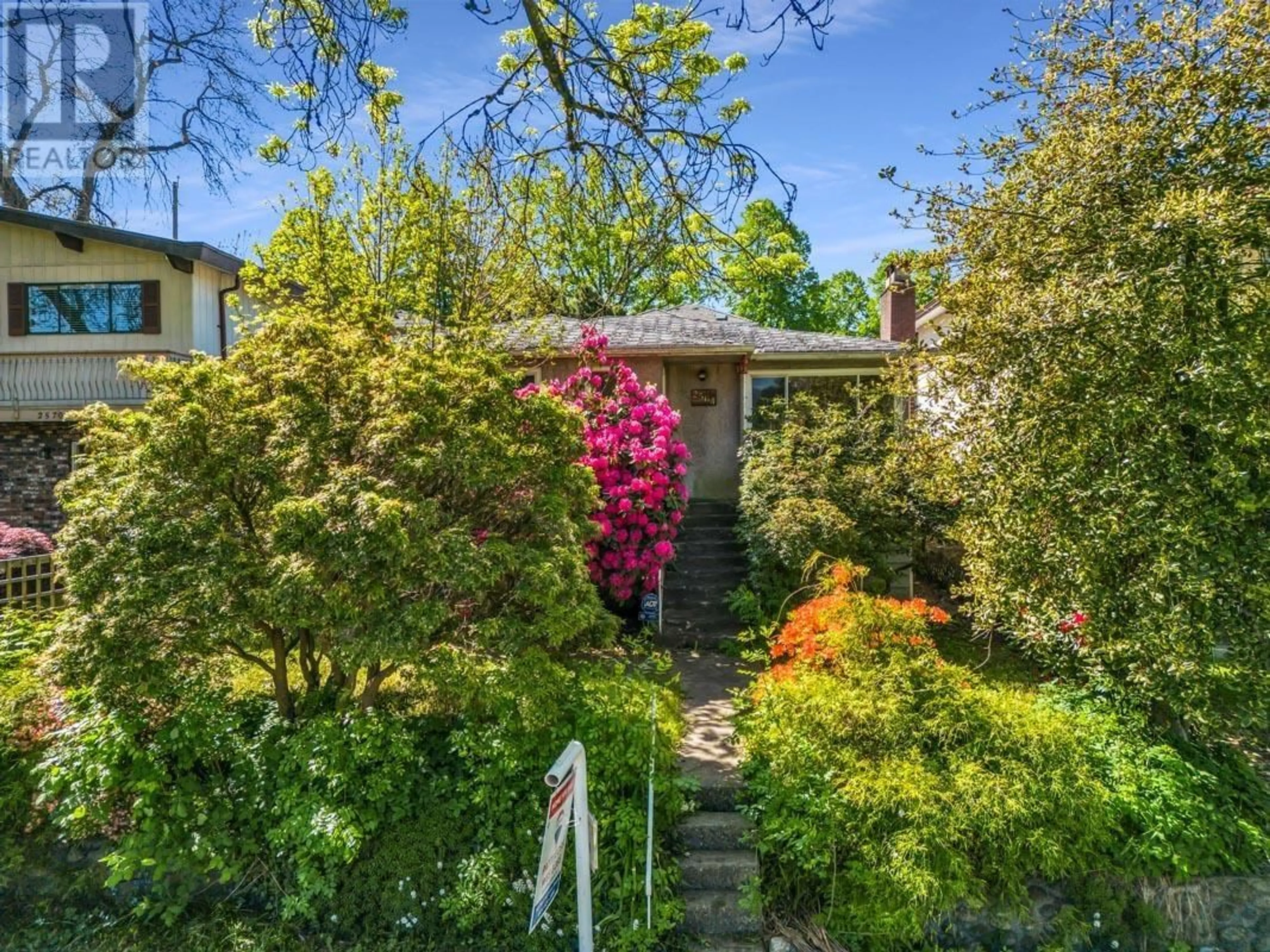 Frontside or backside of a home for 2564 E 18TH AVENUE, Vancouver British Columbia V5M2P5