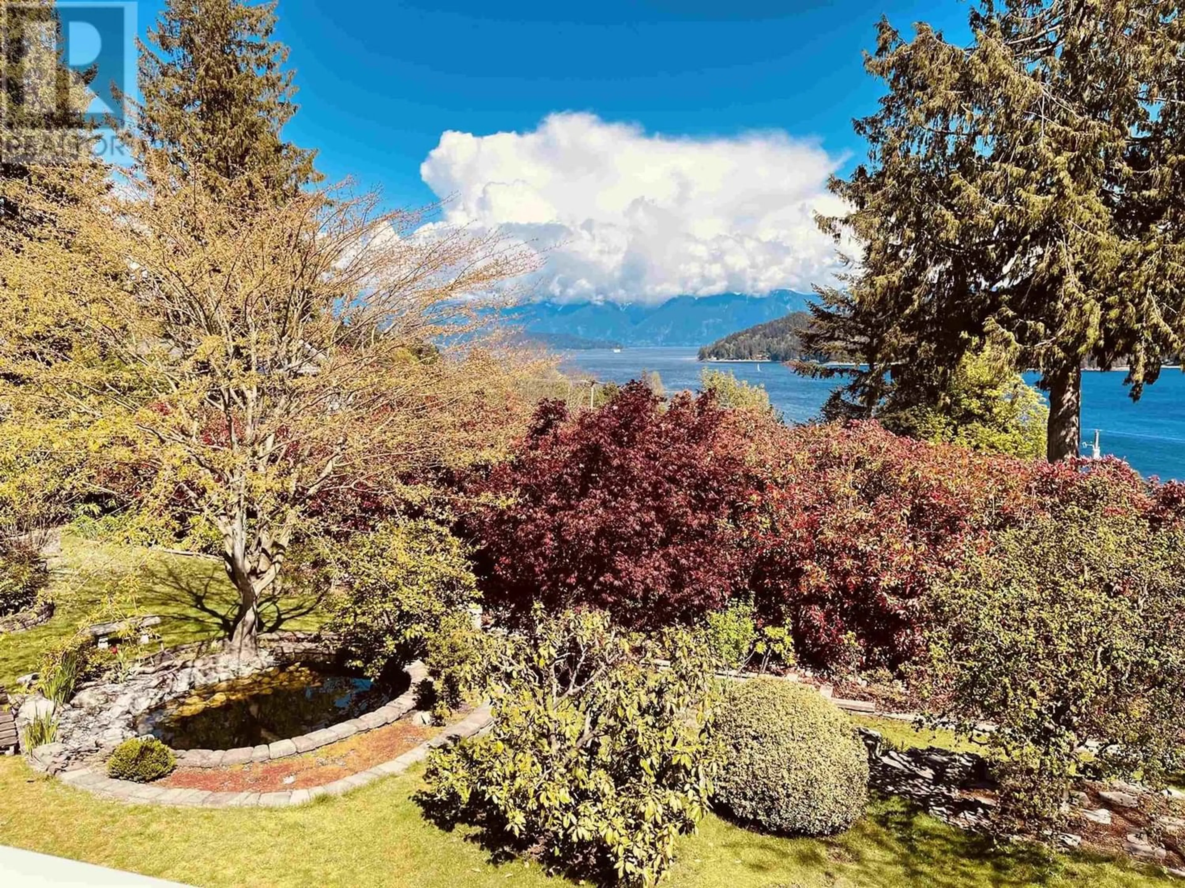 Lakeview for 590-592 NORTH FLETCHER ROAD, Gibsons British Columbia V0N1V9