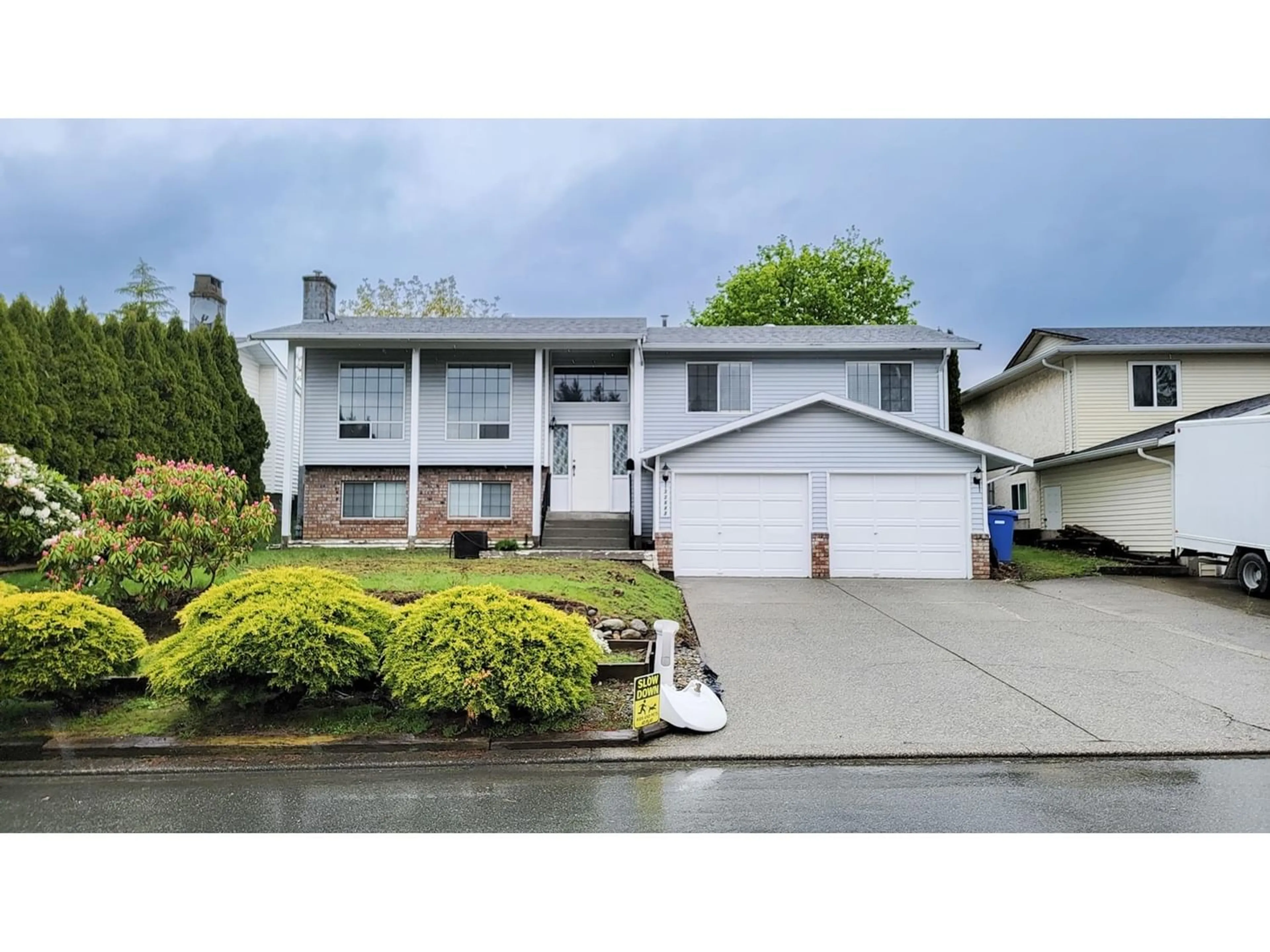 Frontside or backside of a home for 32643 CHEHALIS DRIVE, Abbotsford British Columbia V2T4Y7
