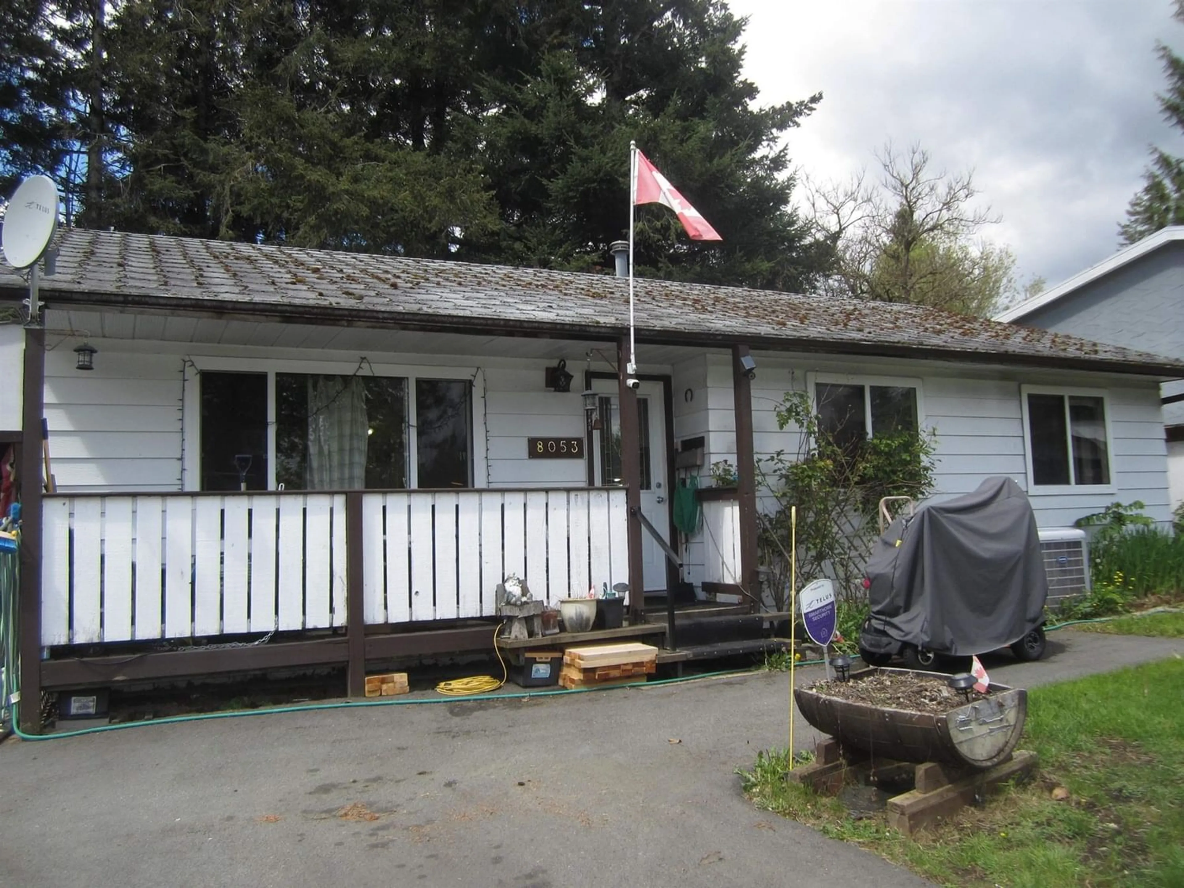 Frontside or backside of a home, cottage for 8053 ANTELOPE AVENUE, Mission British Columbia V2V5J1