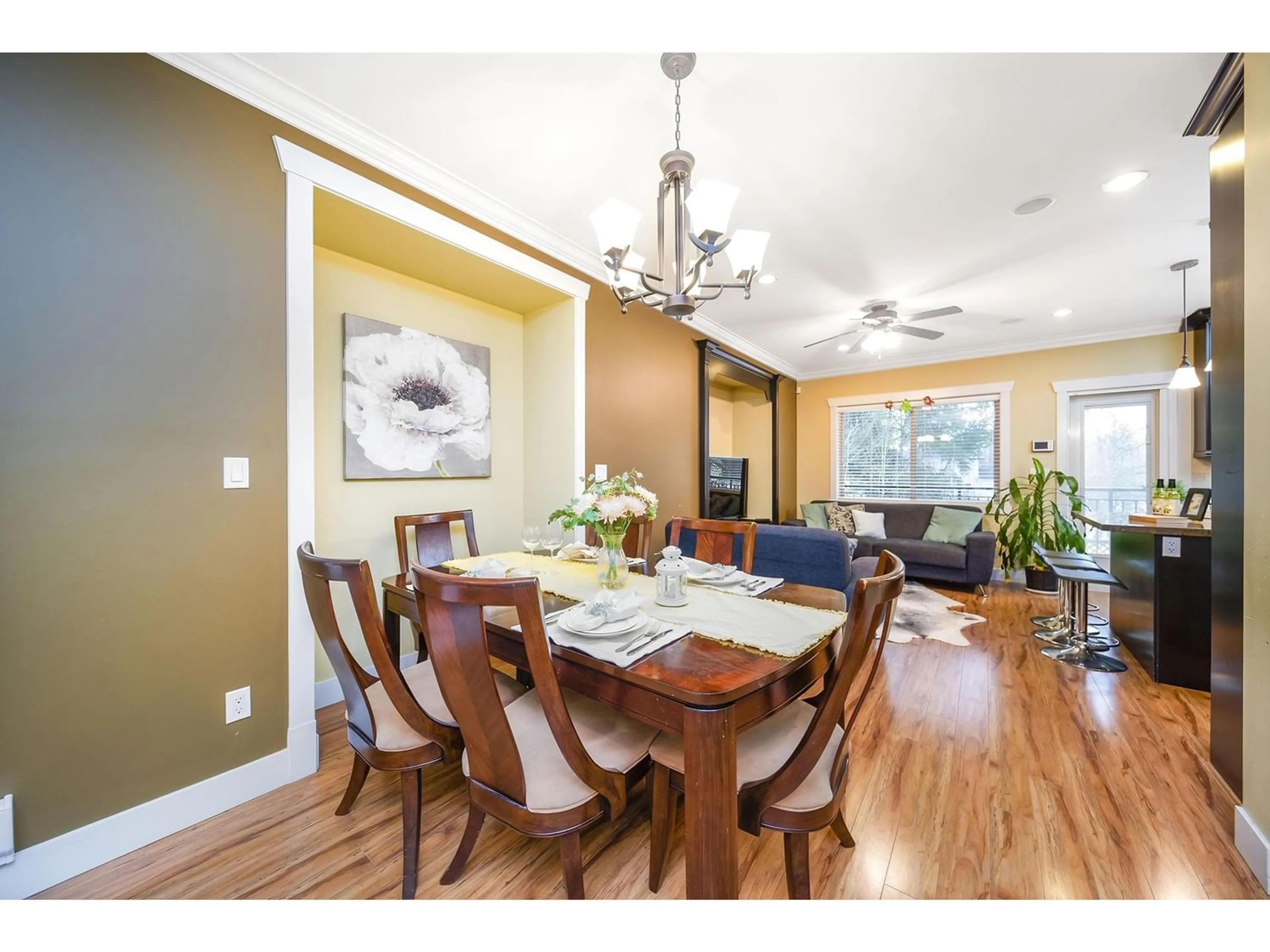 Dining room, wood floors for 30 15168 66A AVENUE, Surrey British Columbia V3S1X2