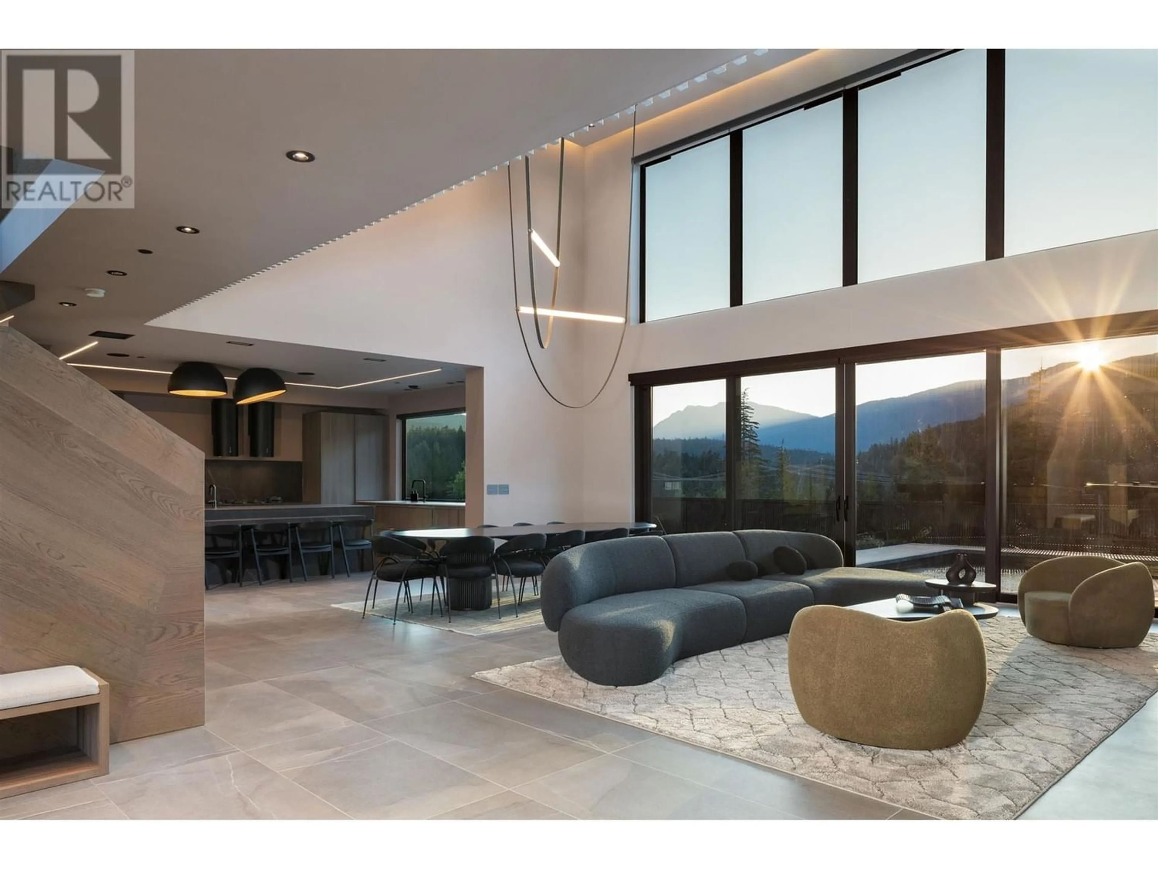Indoor lobby for 9228 WEDGEMOUNT PLATEAU DRIVE, Whistler British Columbia V8E1M1