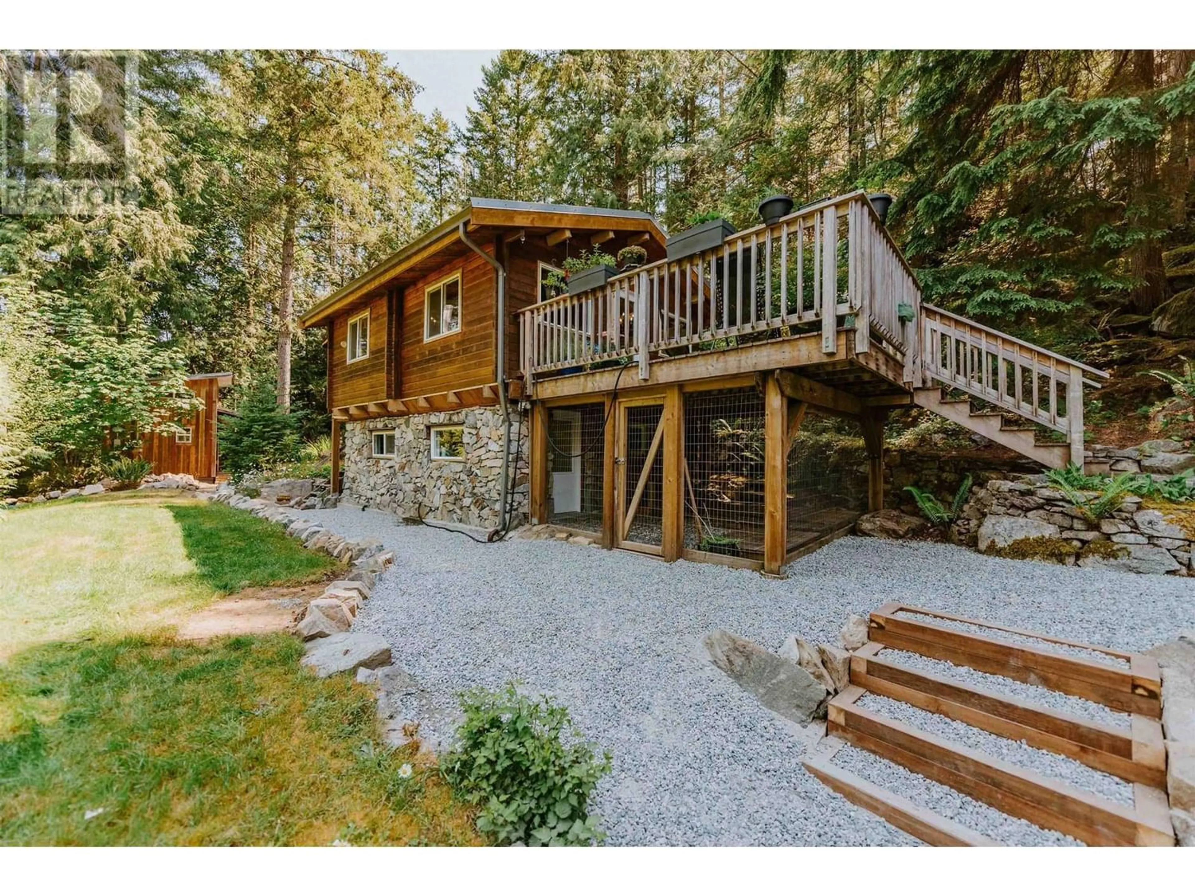 Cottage for 4882 BOWSPRIT DRIVE, Madeira Park British Columbia V0N2H1
