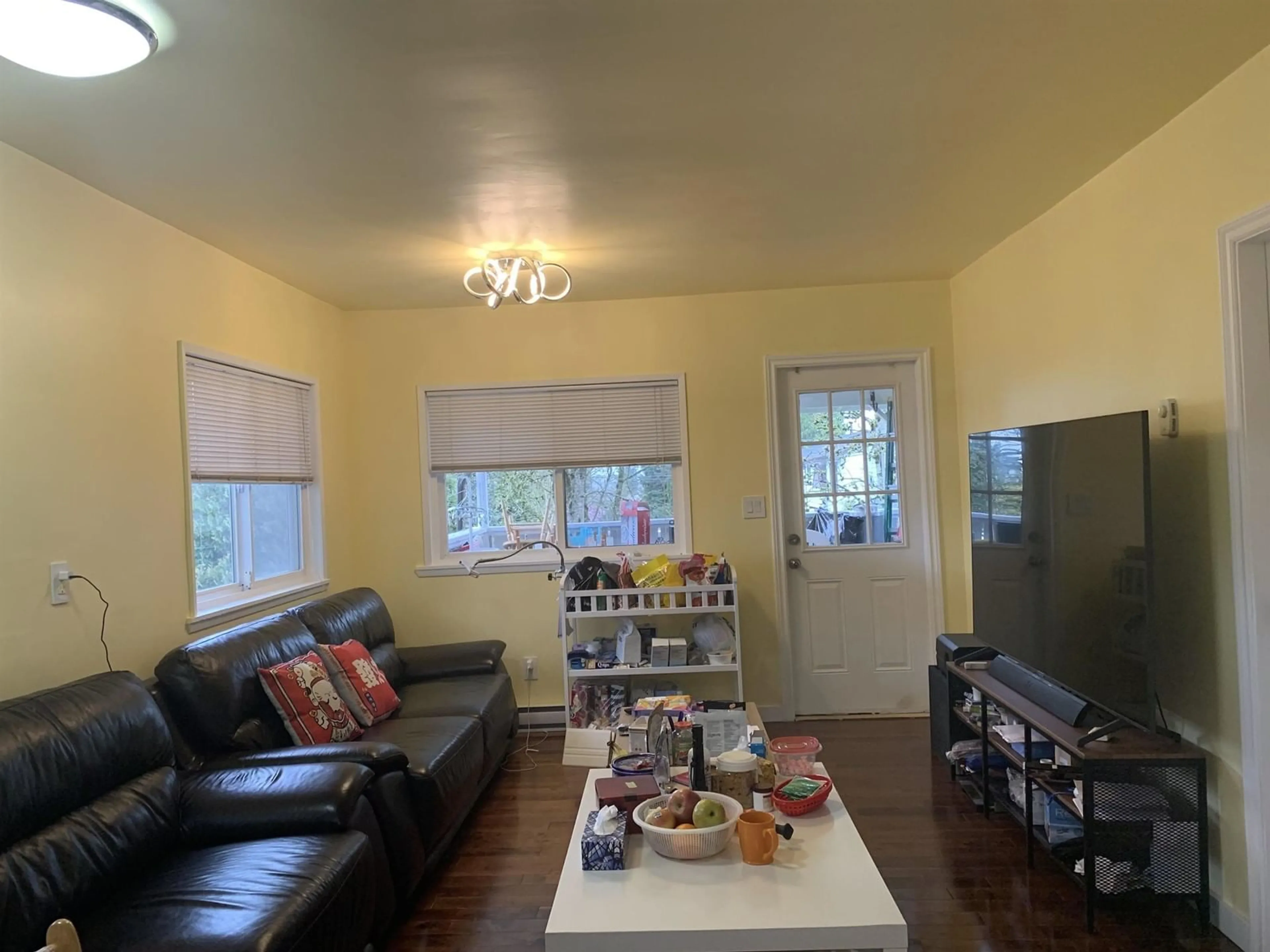Living room with furniture, unknown for 13697 GROSVENOR, Surrey British Columbia V3R5E3