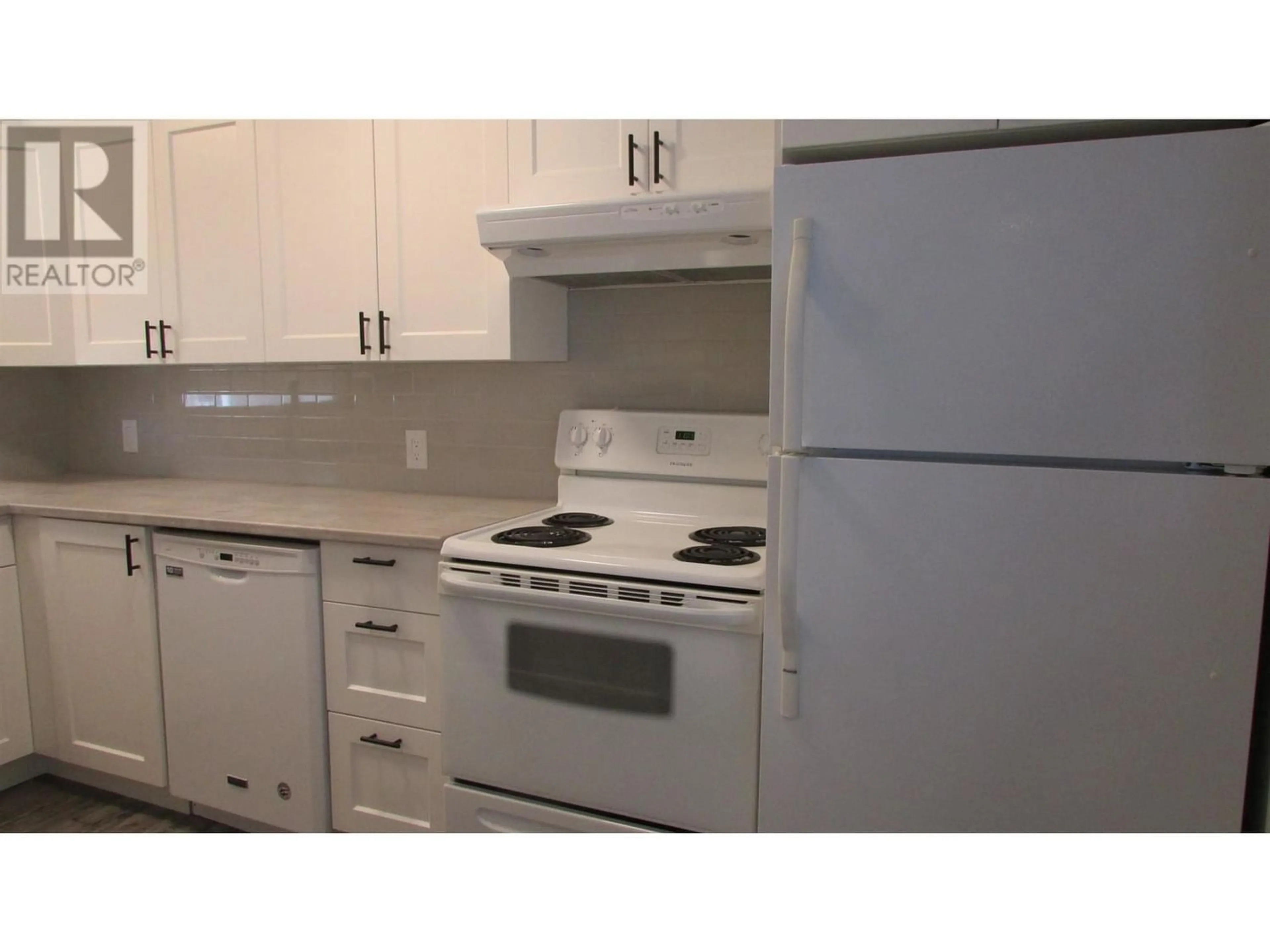 Standard kitchen for 10715 103 AVENUE, Fort St. John British Columbia V1J2J2