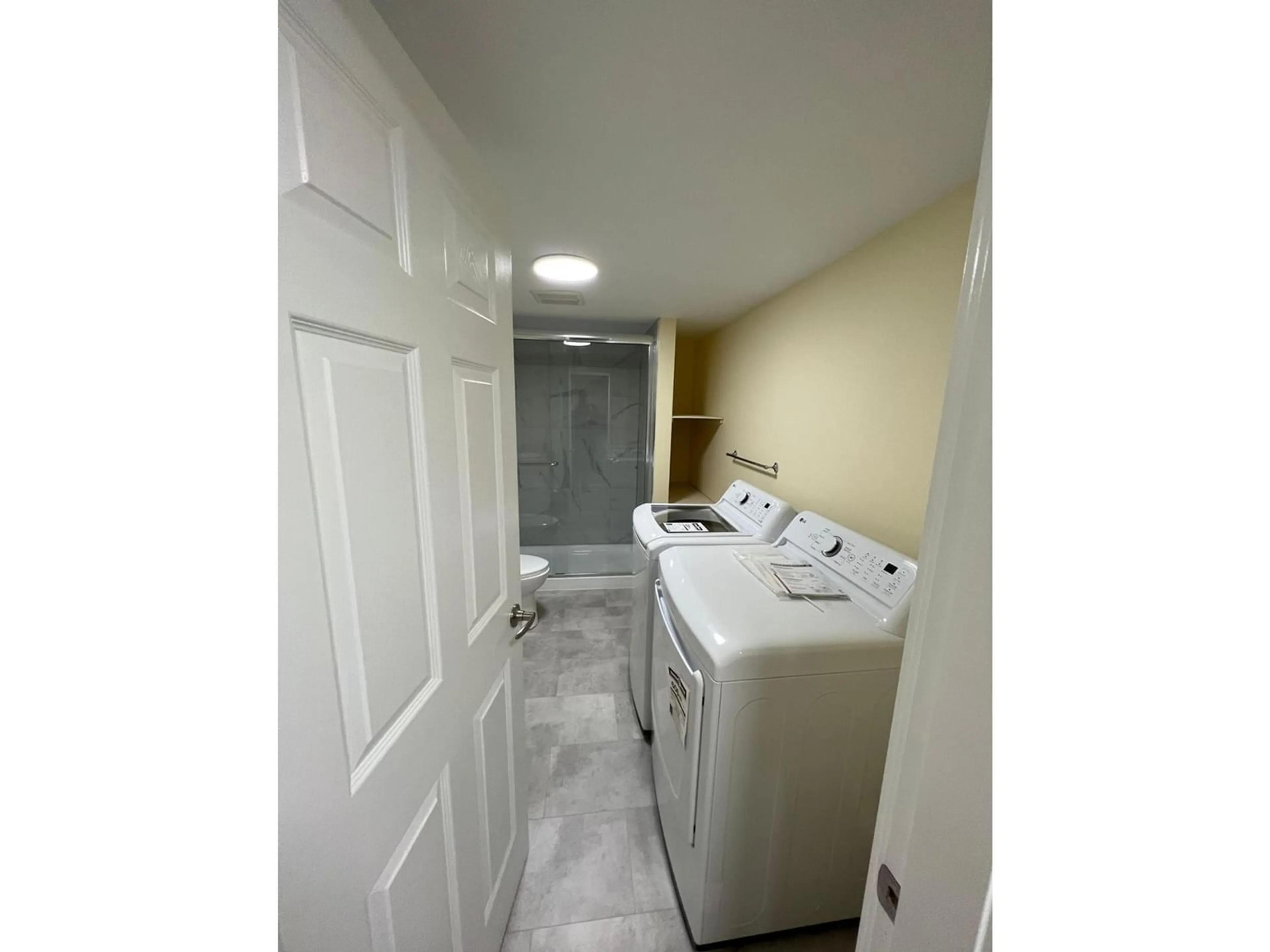 Laundry room for 8674 152 STREET, Surrey British Columbia V3S3N2