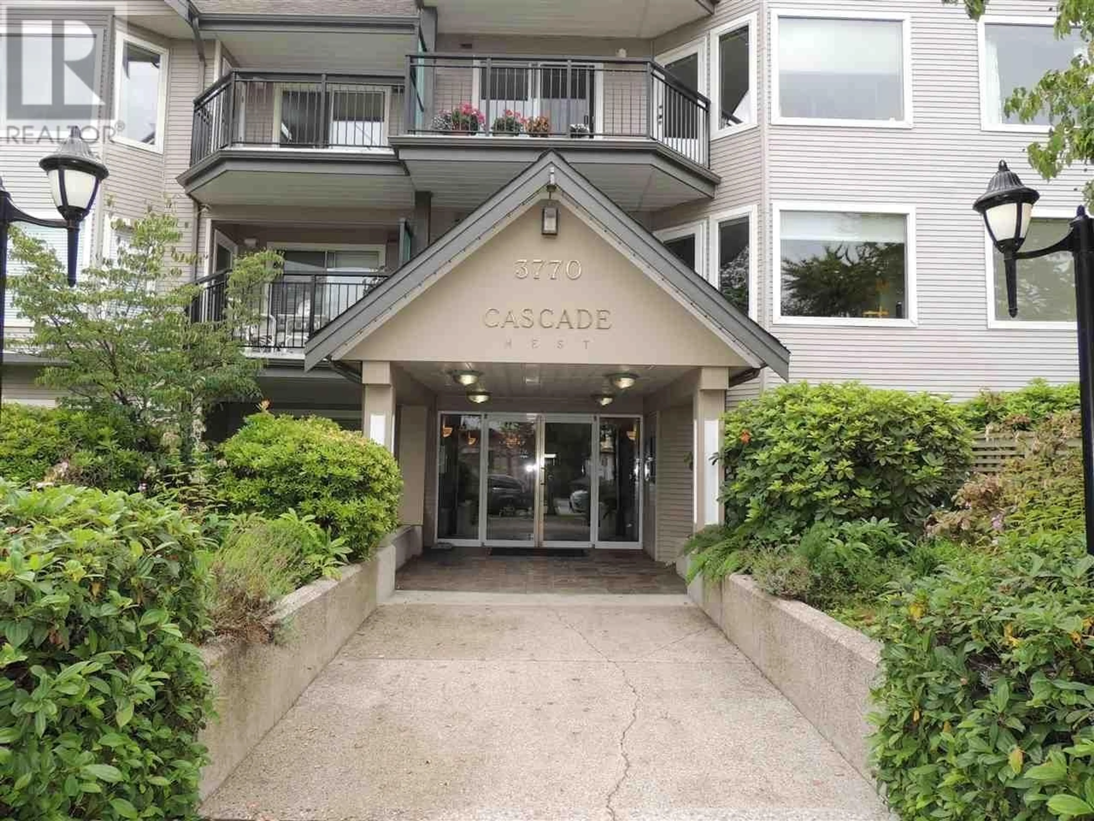 A pic from exterior of the house or condo for 104 3770 MANOR STREET, Burnaby British Columbia V5G4T5