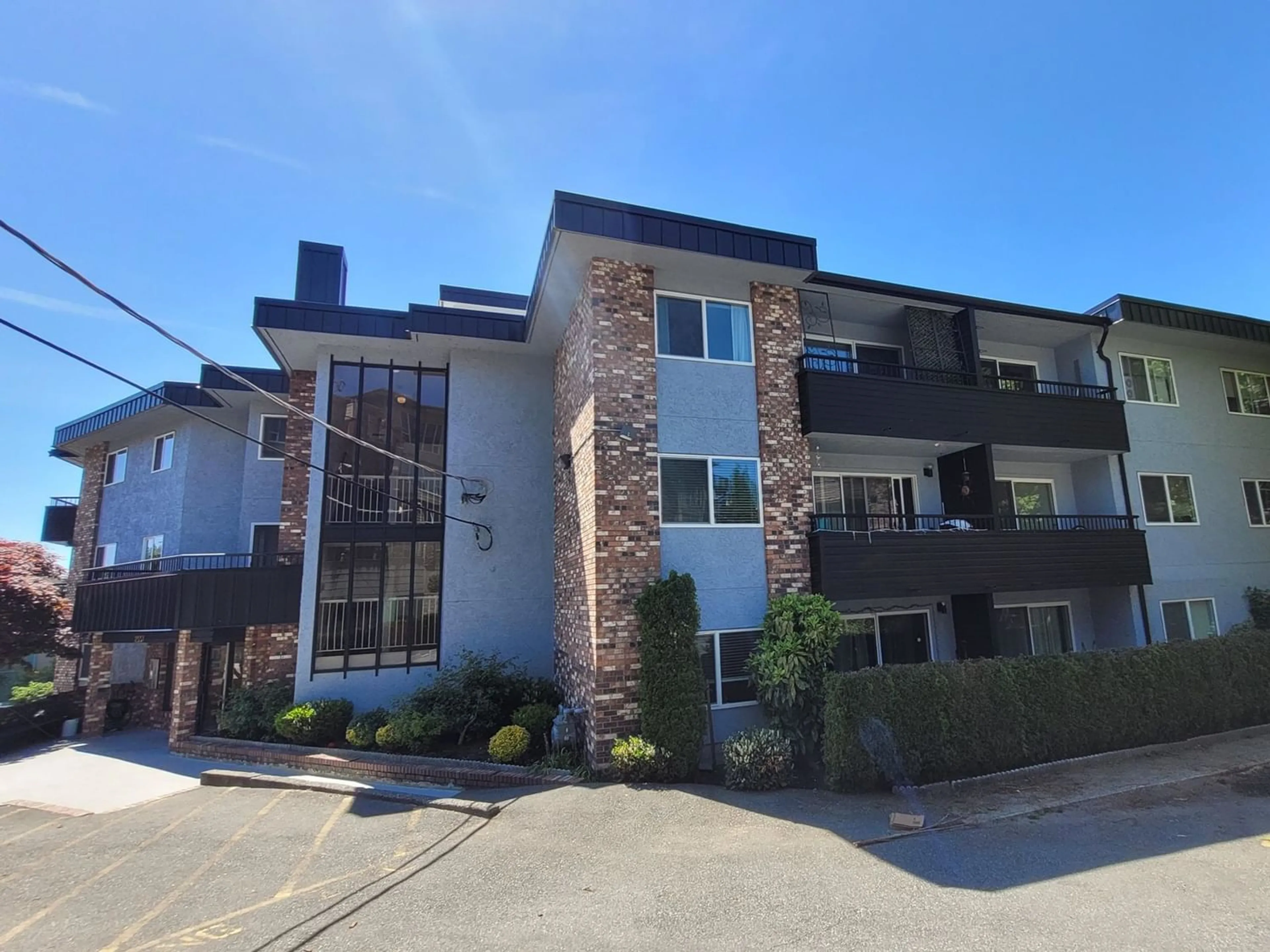 A pic from exterior of the house or condo for 319 2551 WILLOW LANE, Abbotsford British Columbia V2S5Z9