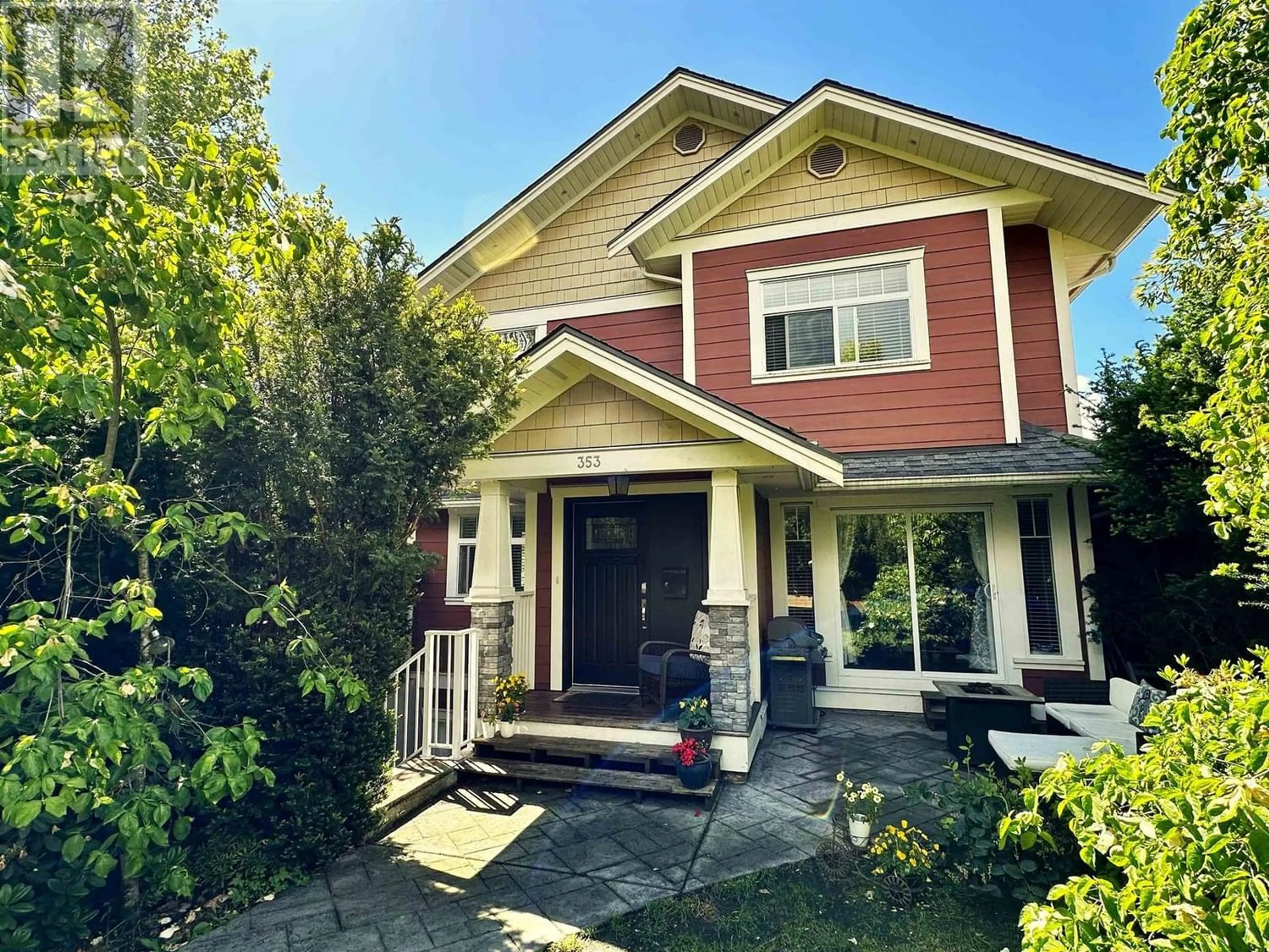 Frontside or backside of a home for 353 E 12TH STREET, North Vancouver British Columbia V7L2K1