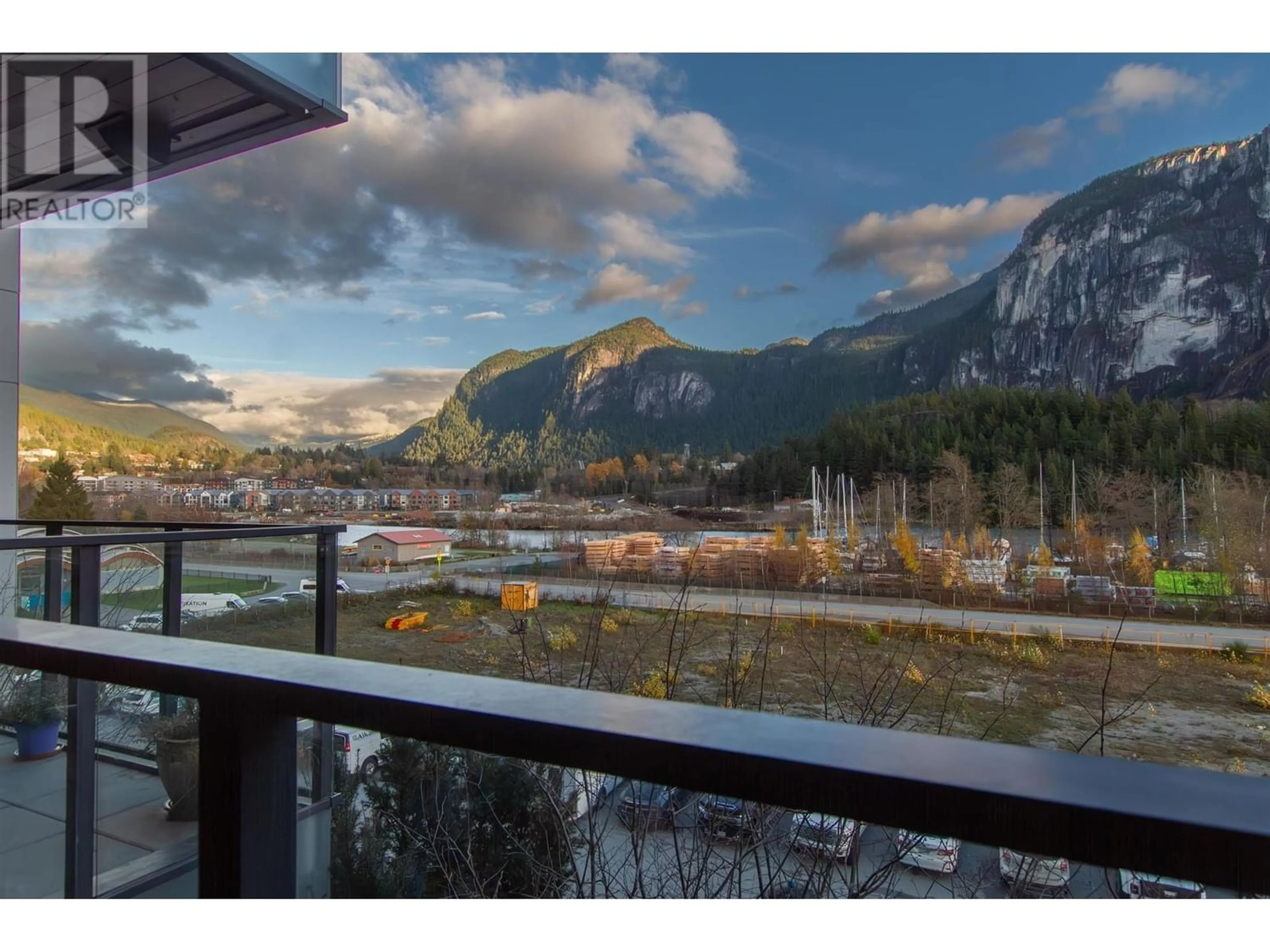 Balcony in the apartment for 408 37881 CLEVELAND AVENUE, Squamish British Columbia V8B0Z7