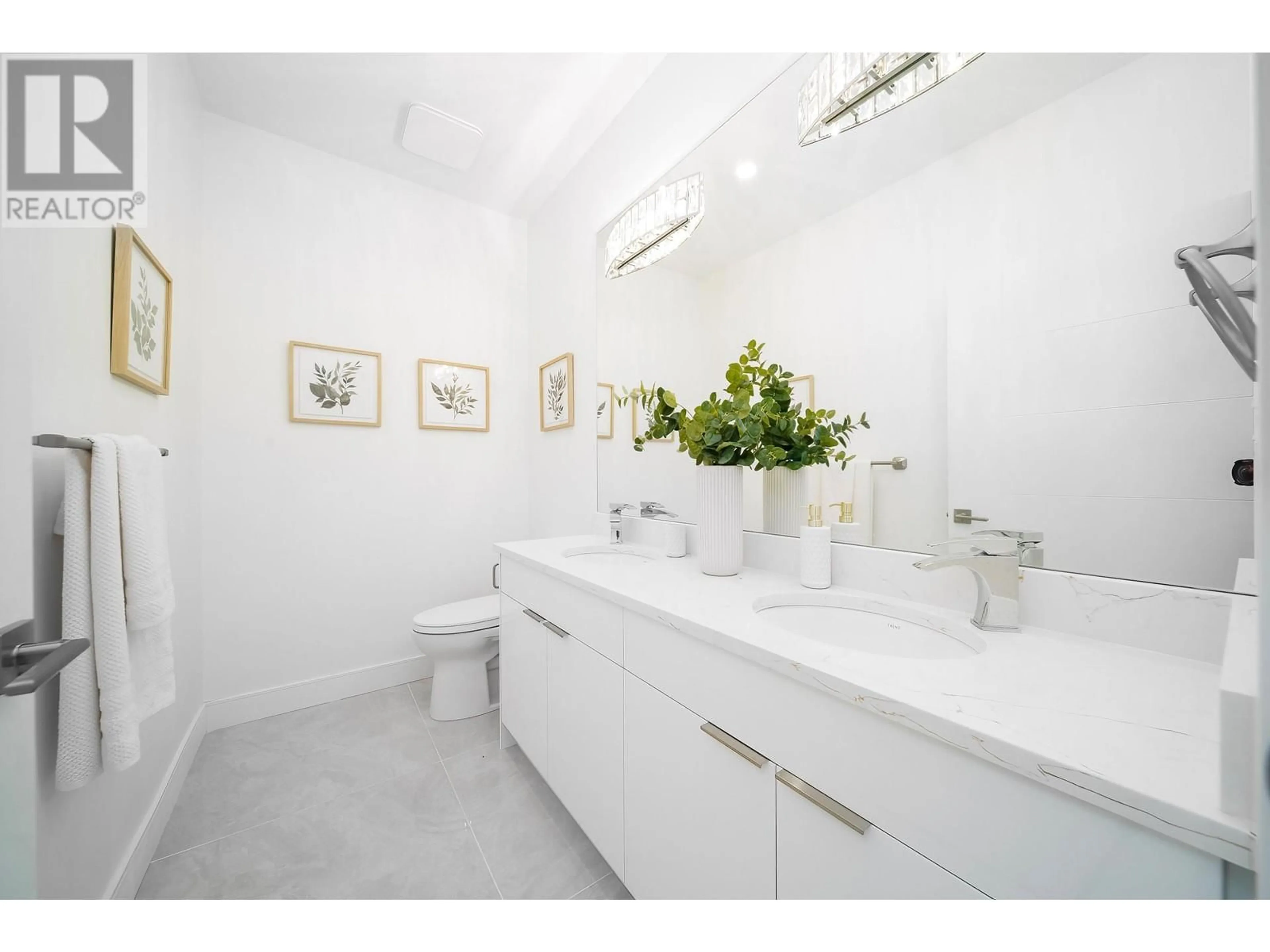 Standard bathroom, ceramic/tile floor for 550 64TH AVENUE, Vancouver British Columbia V6P2K9