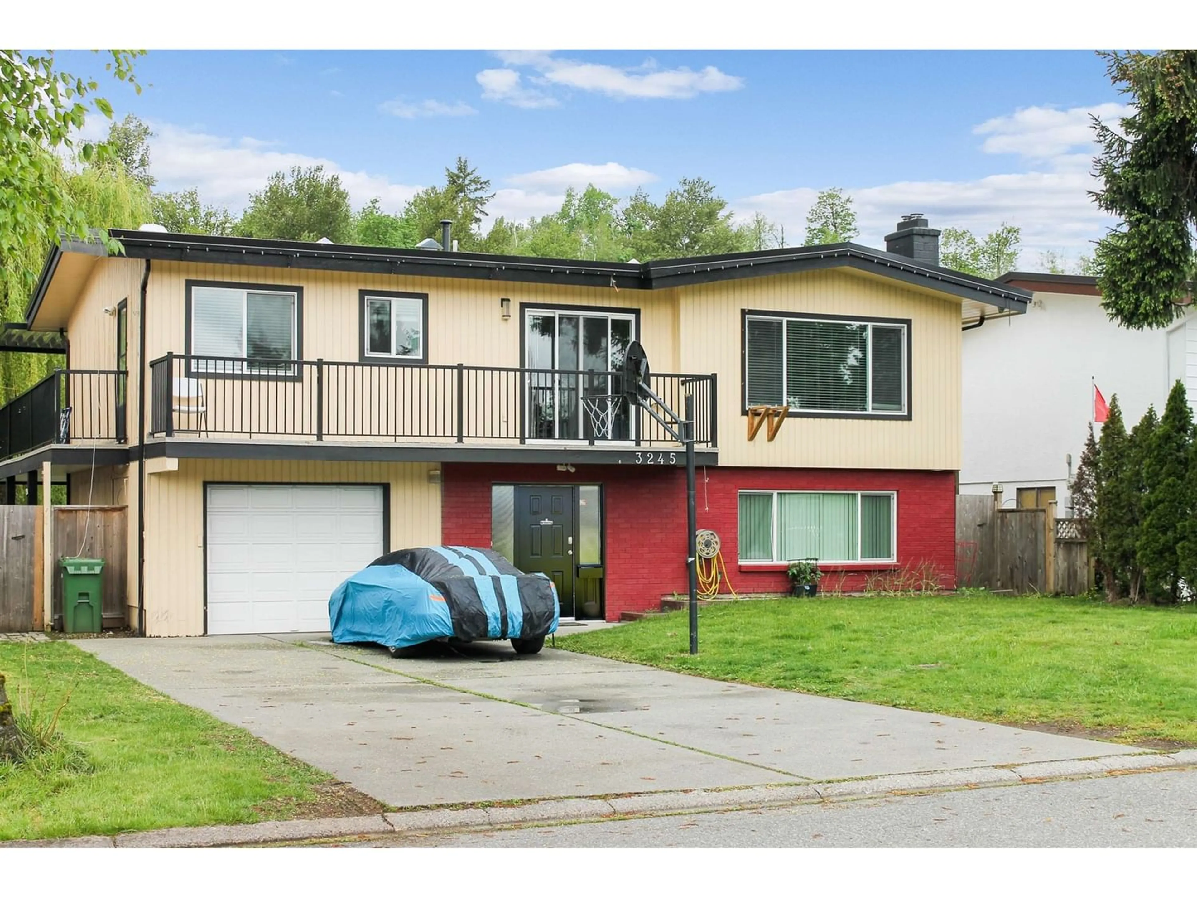 Frontside or backside of a home for 3245 JERVIS CRESCENT, Abbotsford British Columbia V2T4R8