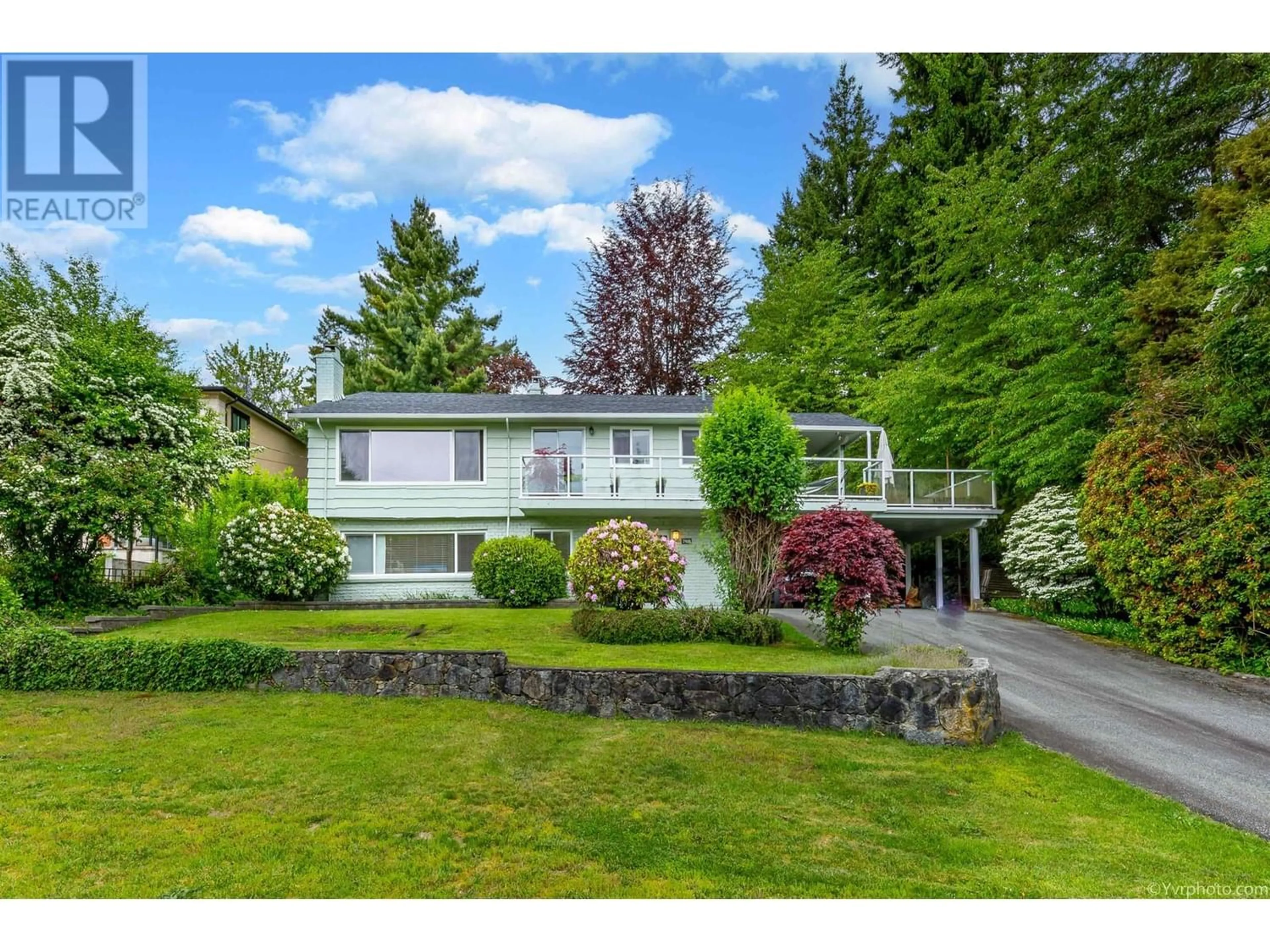 Frontside or backside of a home for 769 WESTCOT PLACE, West Vancouver British Columbia V7S1P1