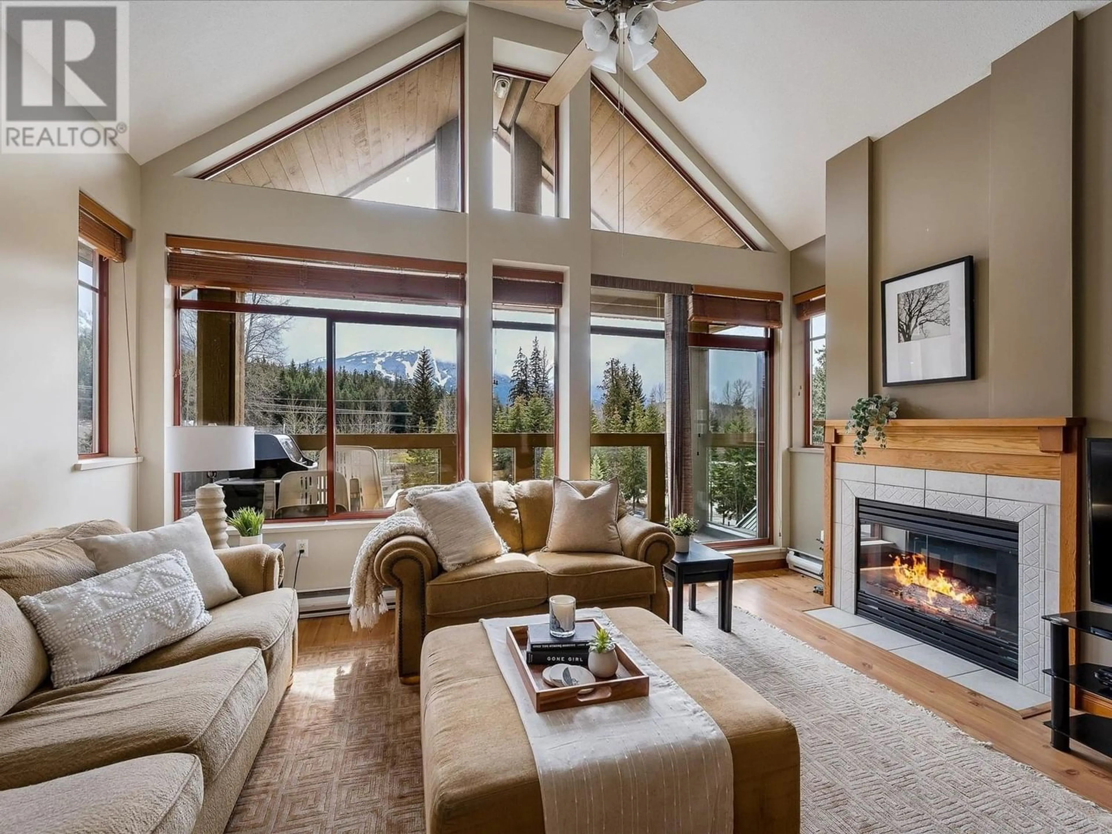 Living room for 307 8080 NICKLAUS NORTH BOULEVARD, Whistler British Columbia V8E1J7