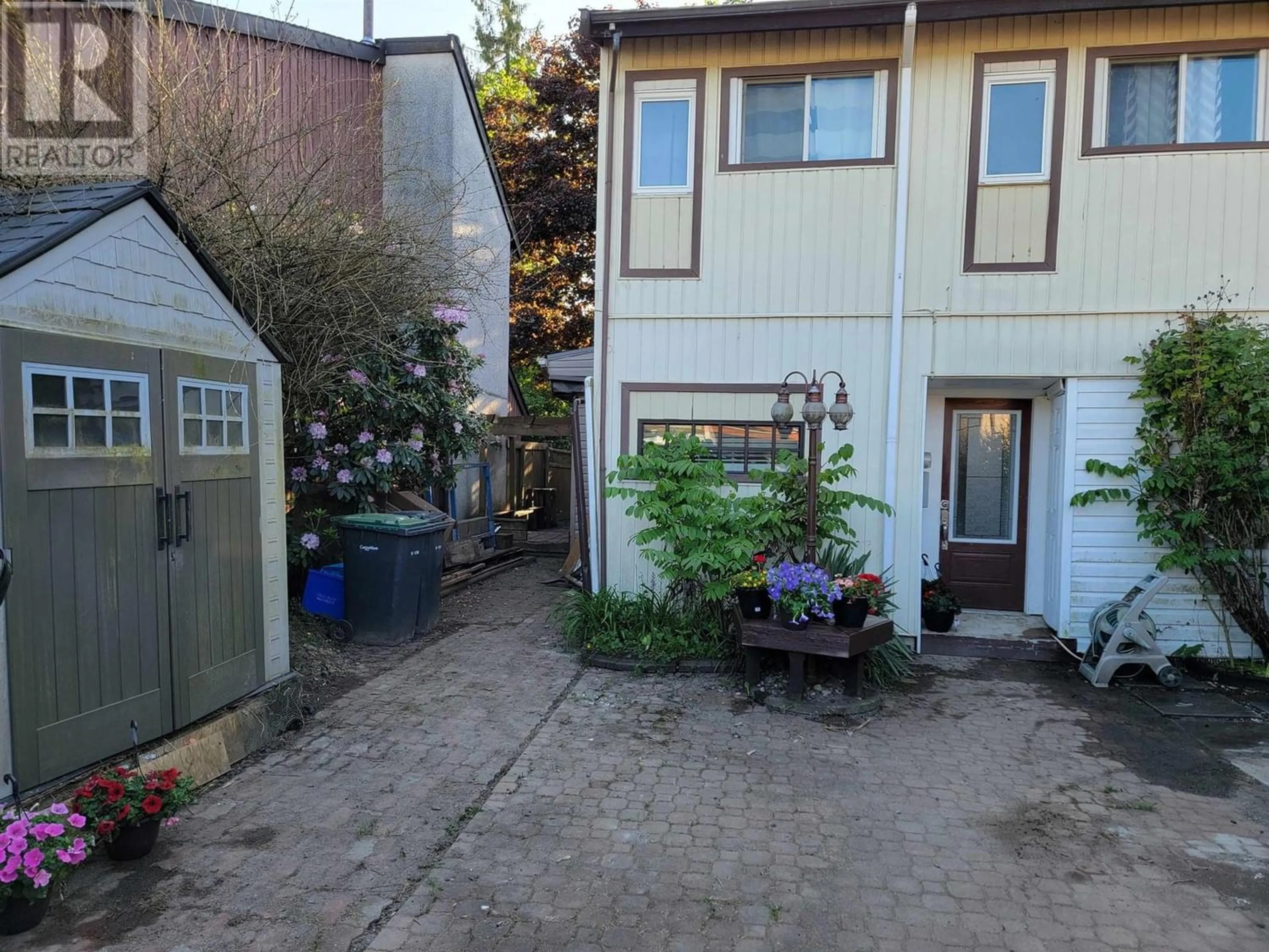 A pic from exterior of the house or condo for 962 CHERRYBROOK PLACE, Coquitlam British Columbia V3C4B7
