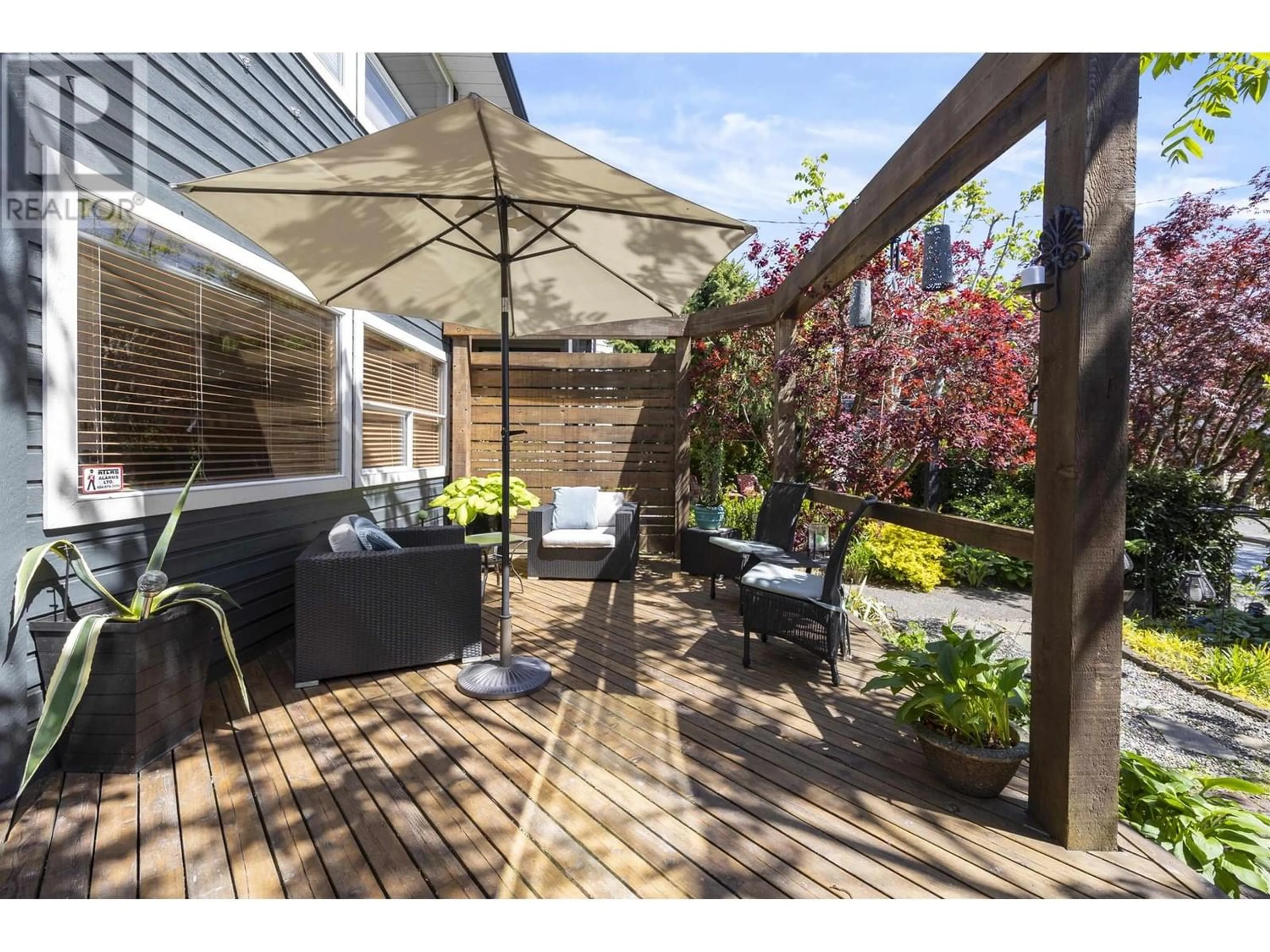 Patio for 218 W 28TH STREET, North Vancouver British Columbia V7N2H8