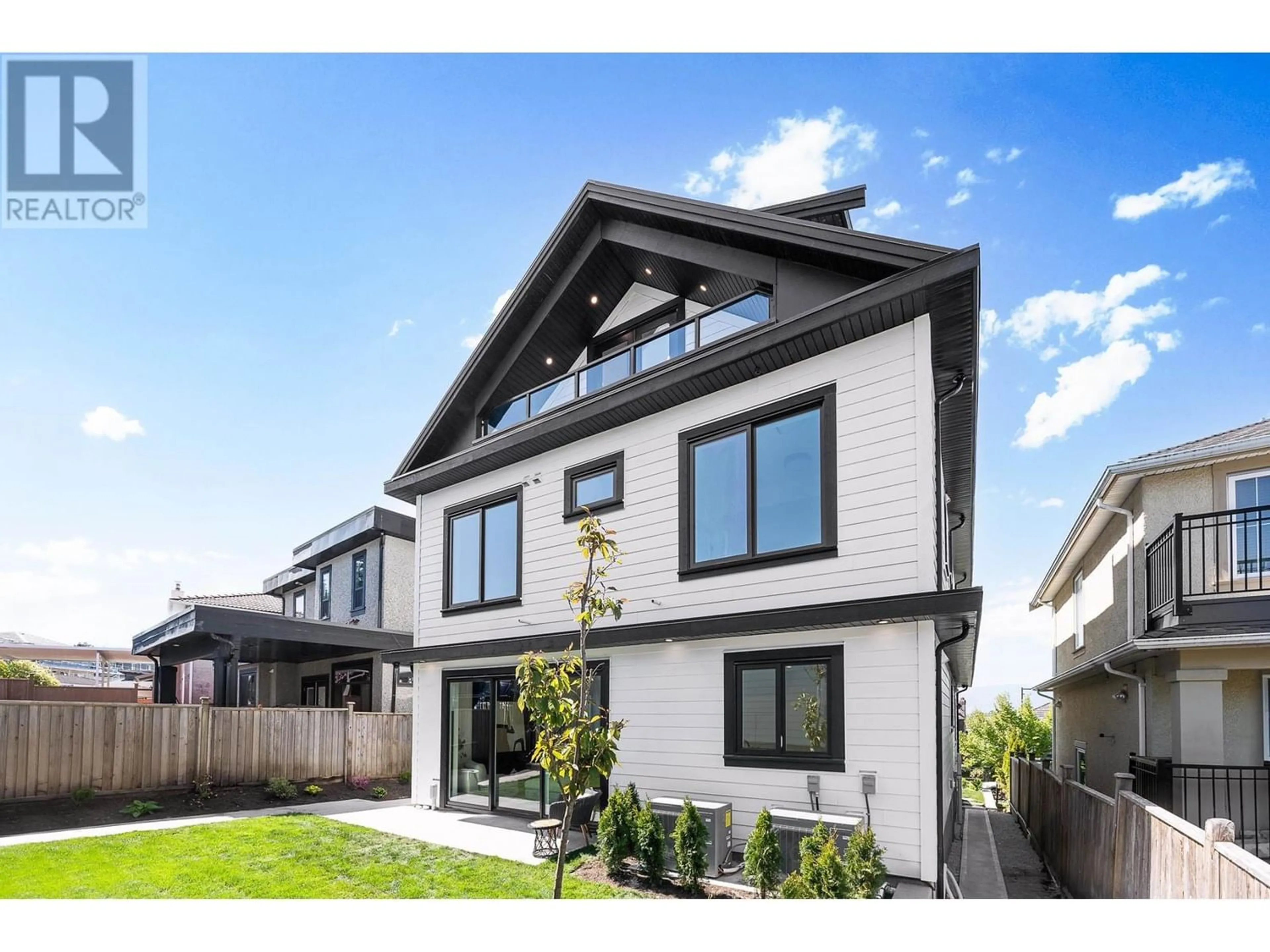 Frontside or backside of a home for 2 3378 SEAFORTH DRIVE, Vancouver British Columbia V5M4C5