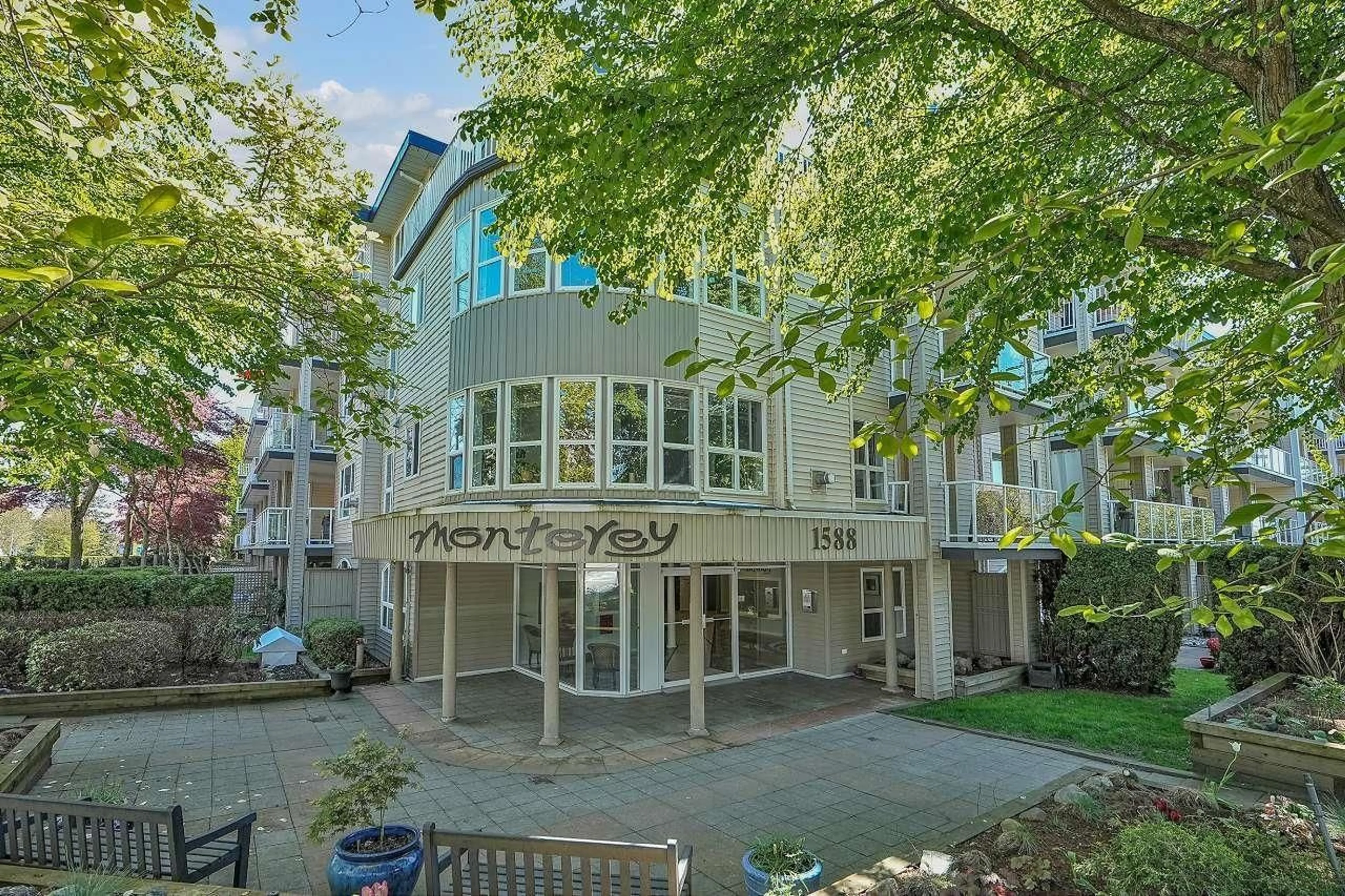 A pic from exterior of the house or condo for PH22 1588 BEST STREET, White Rock British Columbia V4B4G1