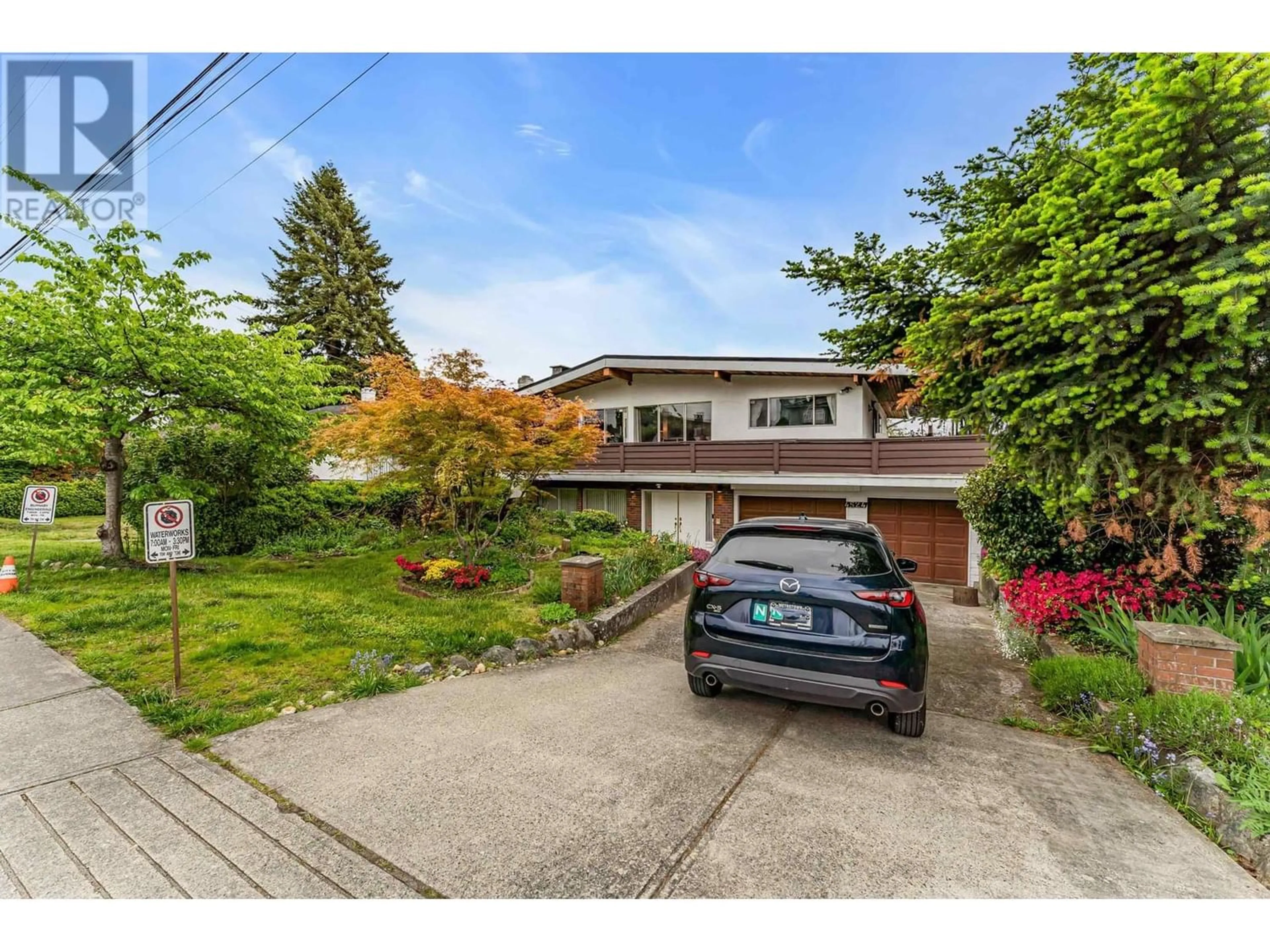 Frontside or backside of a home for 4524 VICTORY STREET, Burnaby British Columbia V5J1R5