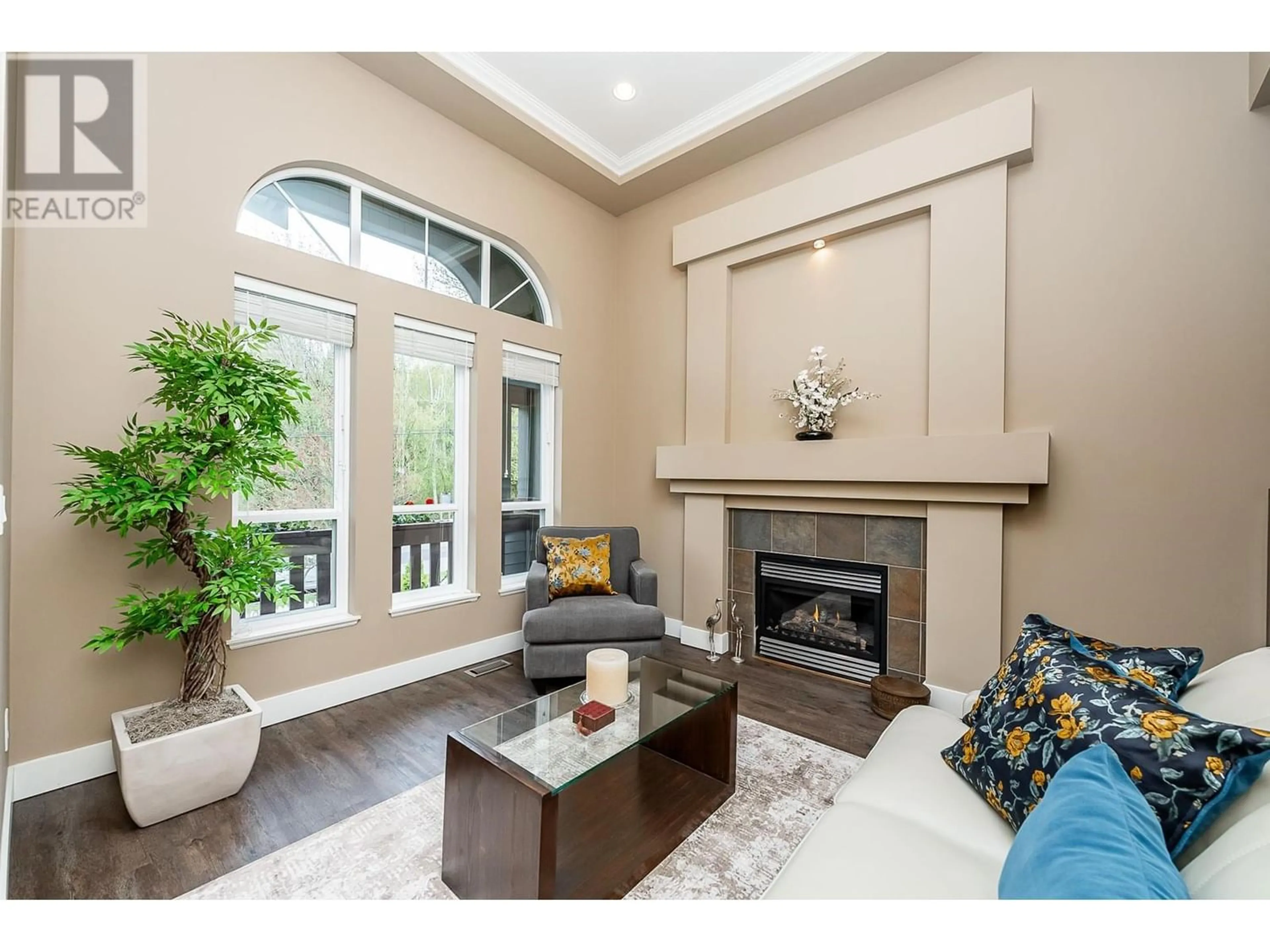 Living room for 11632 HARRIS ROAD, Pitt Meadows British Columbia V3Y0B1