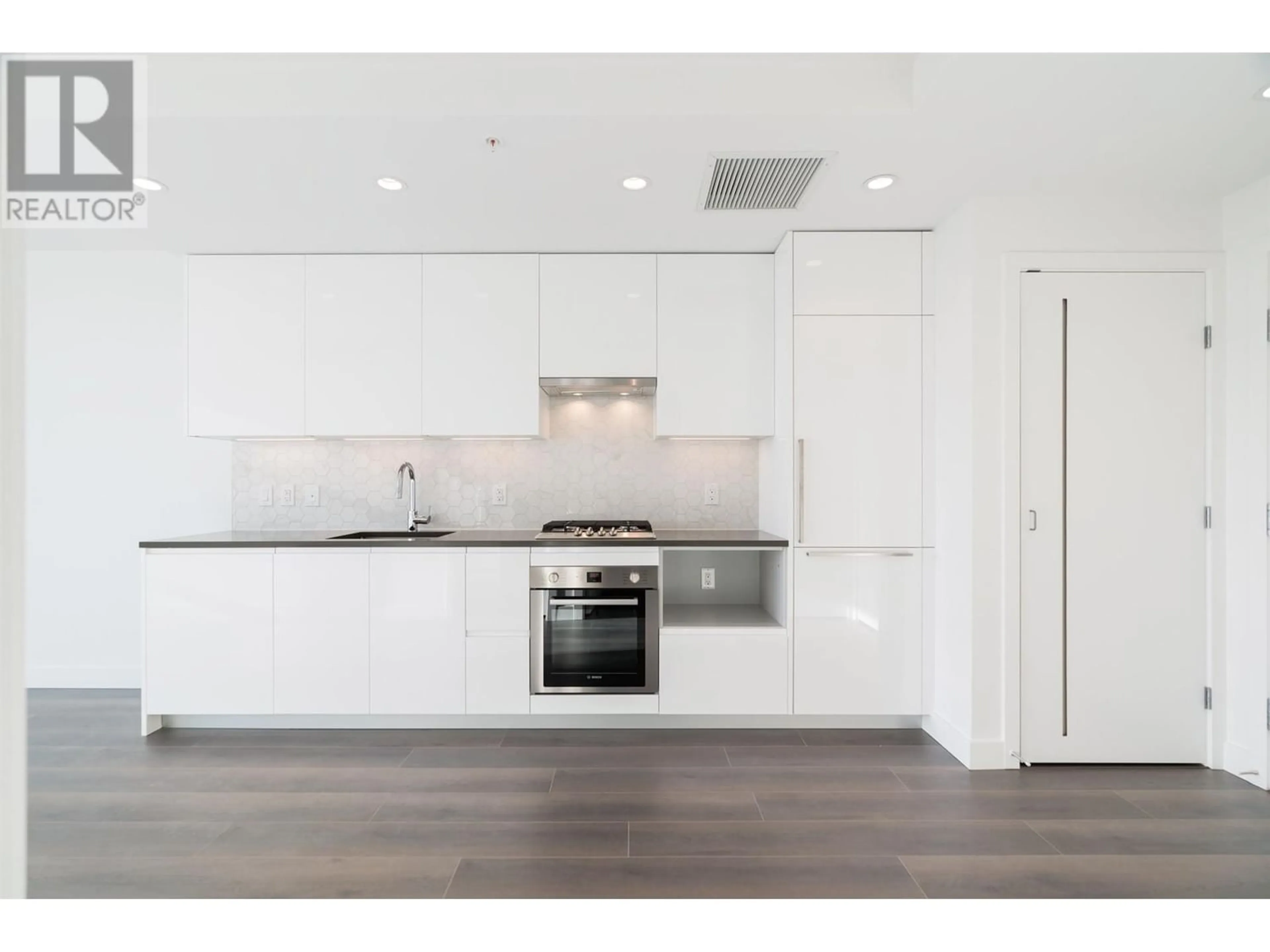 Standard kitchen for 307 8181 CHESTER STREET, Vancouver British Columbia V5X0J9