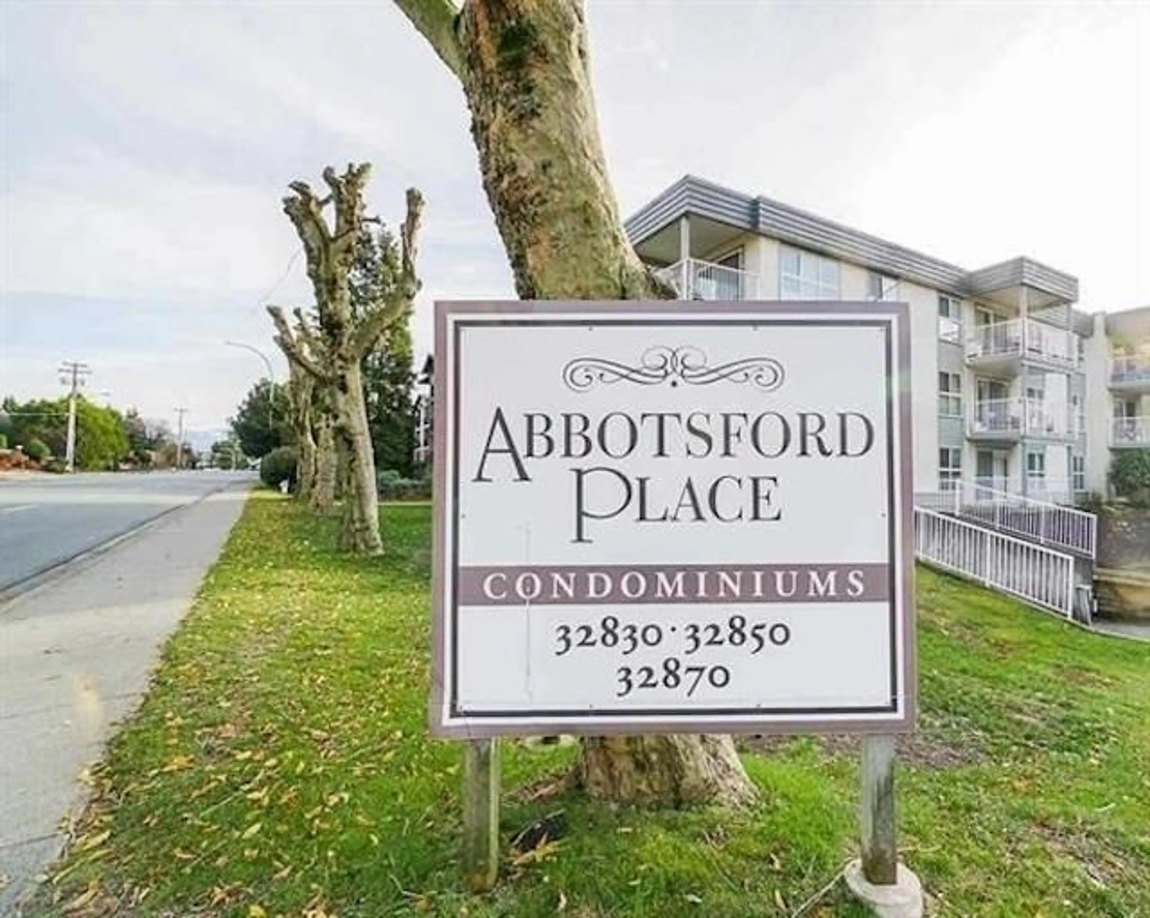 A pic from exterior of the house or condo for 433 32830 GEORGE FERGUSON WAY, Abbotsford British Columbia V2S7K1