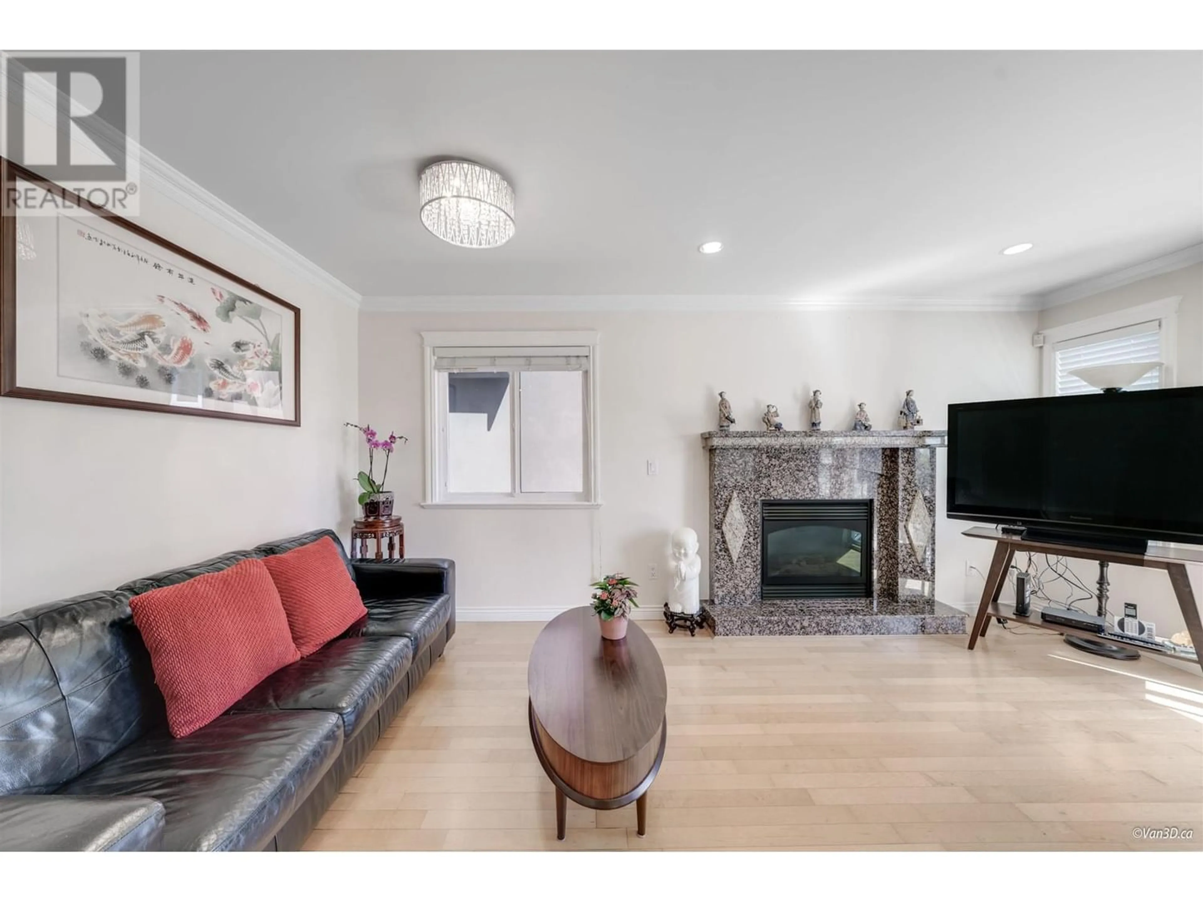 Living room for 7531 OAK STREET, Vancouver British Columbia V6P4A4