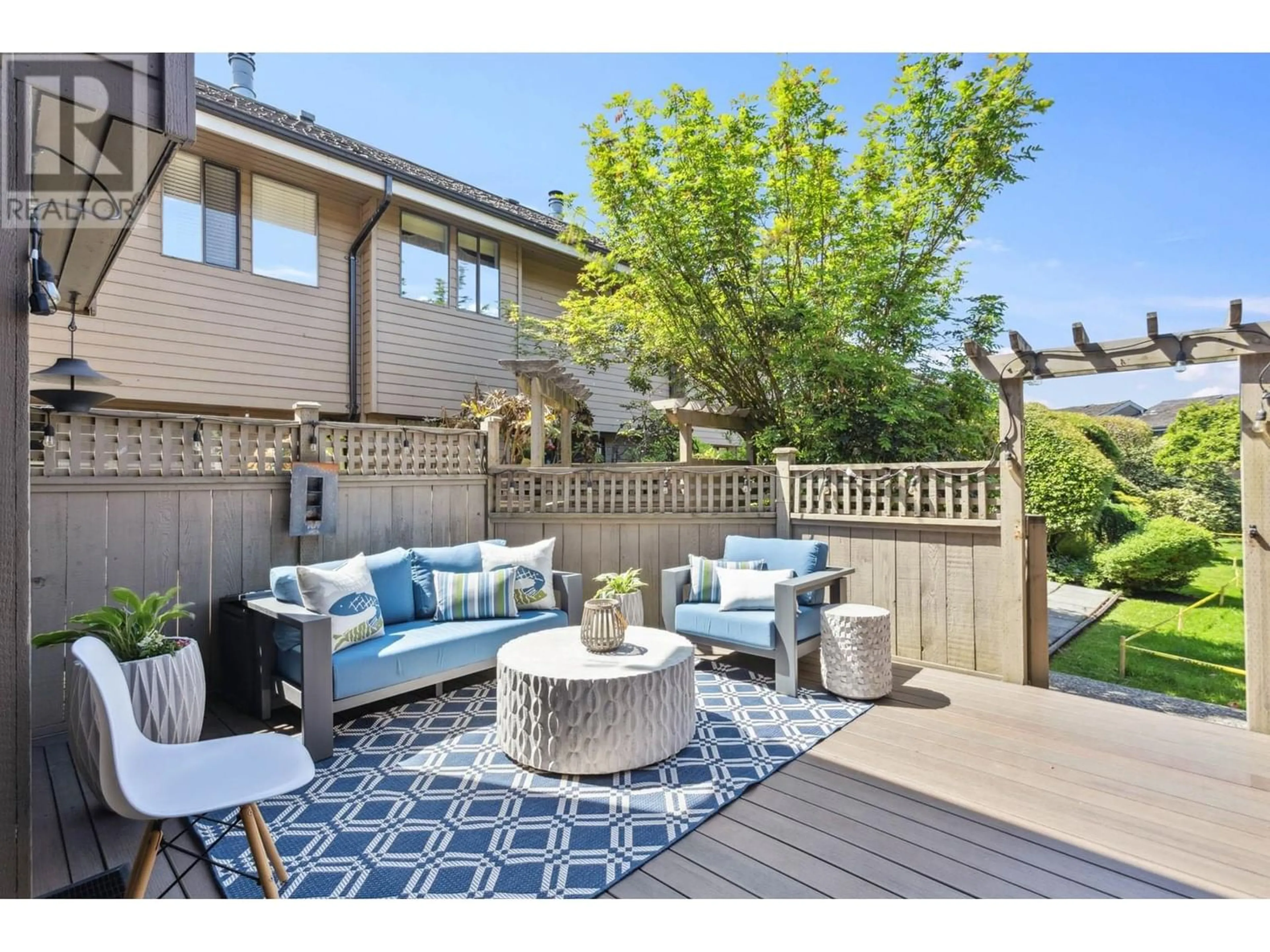 Patio for 10 251 W 14TH STREET, North Vancouver British Columbia V7M1P4