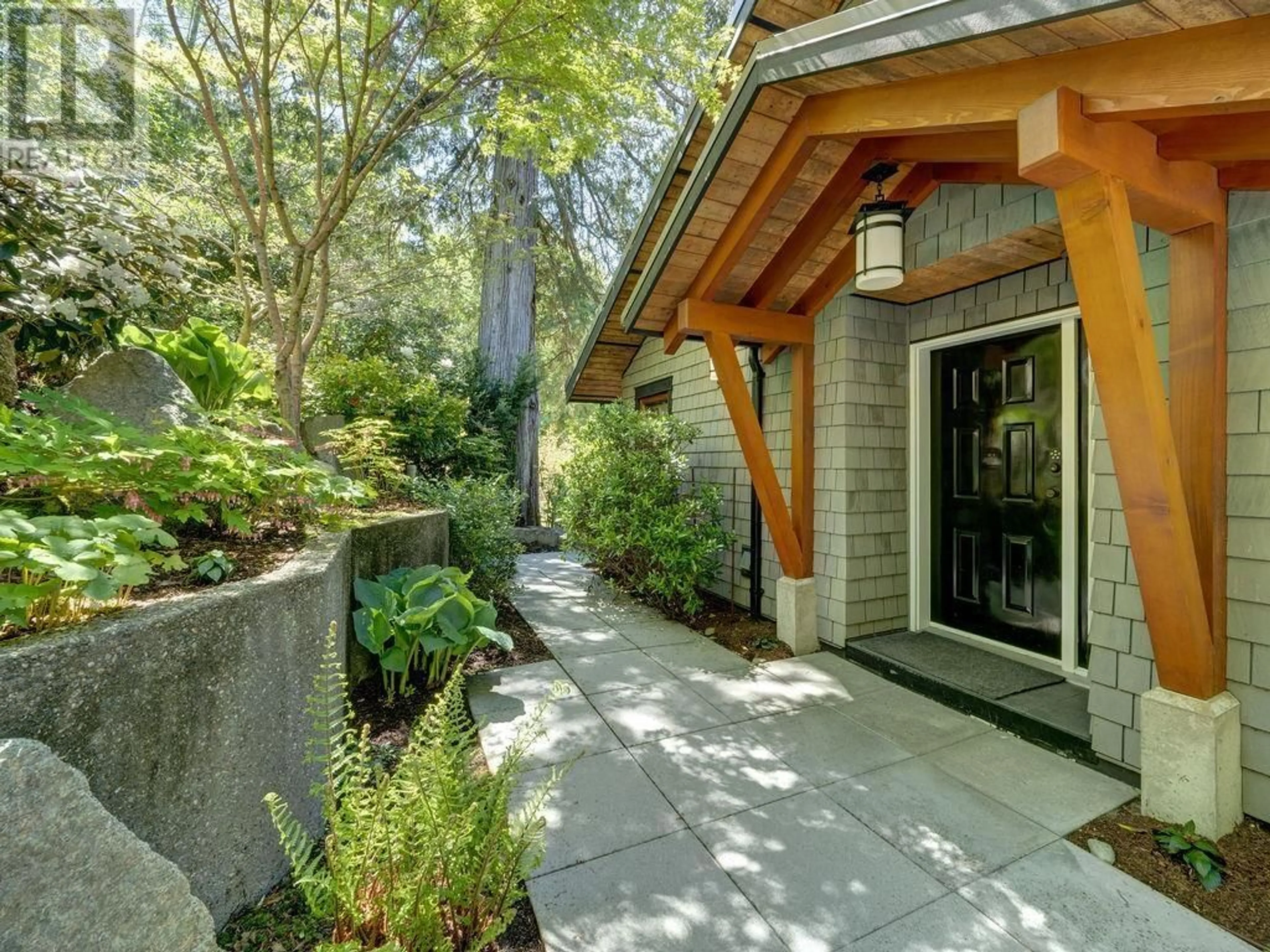 Indoor entryway for 5950 TILLICUM BAY ROAD, Sechelt British Columbia V7Z0C7