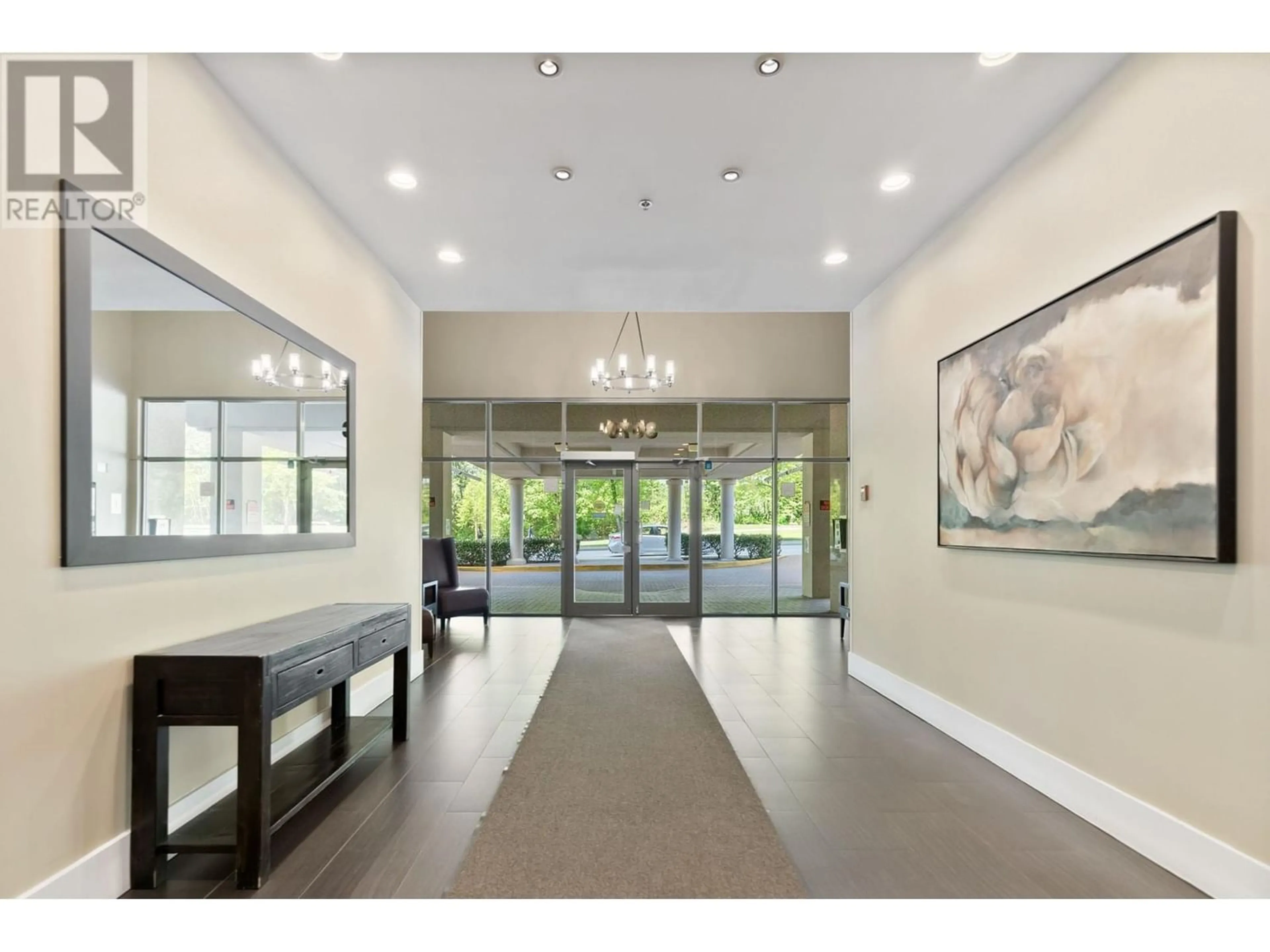 Indoor foyer for 102 3070 GUILDFORD WAY, Coquitlam British Columbia V3B7R8